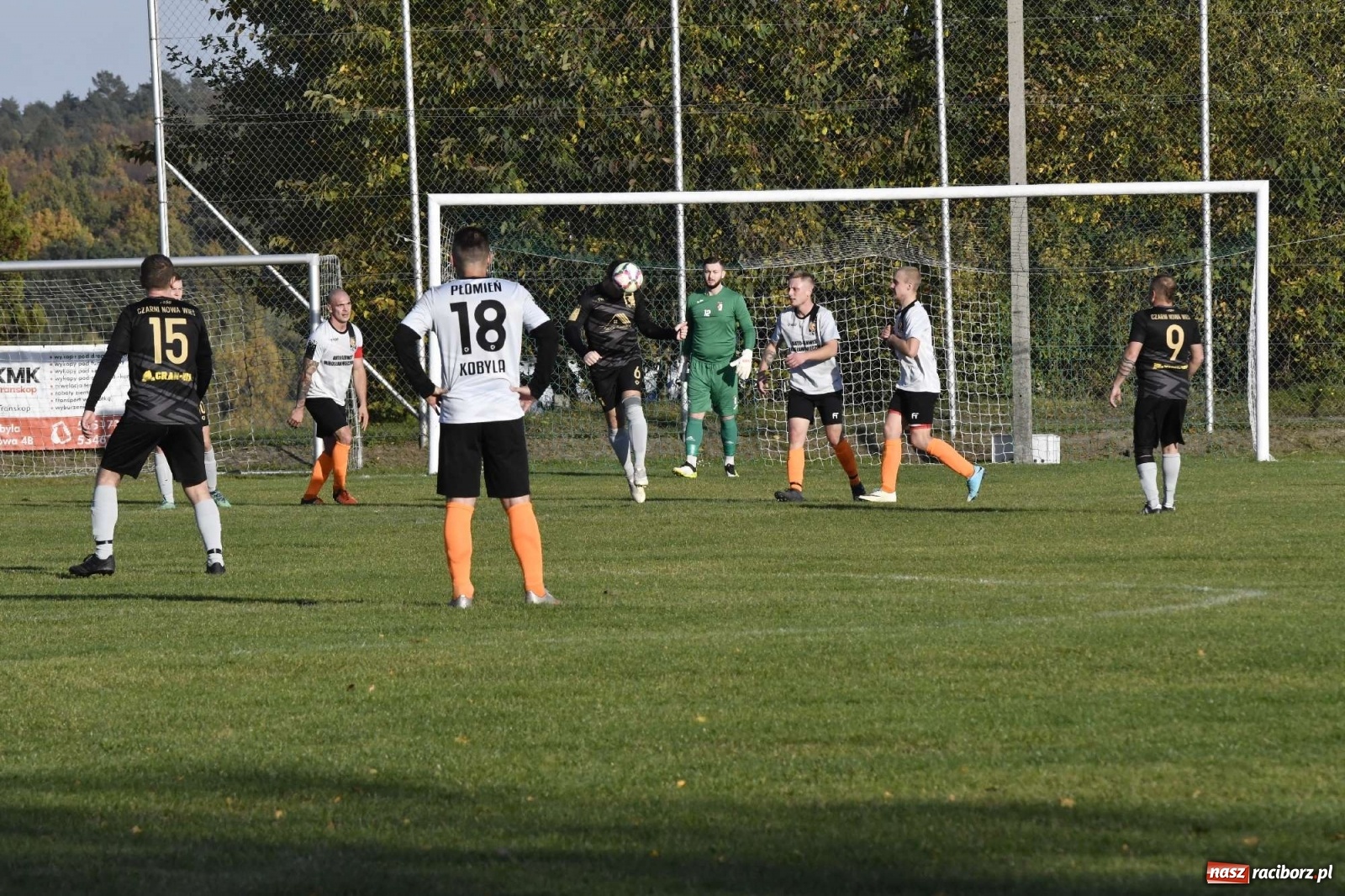 Zdjęcie w galerii na portalu naszraciborz.pl: Czarni Nowa Wieś zdmuchnęli kobylski Płomień wiadomości z regionu