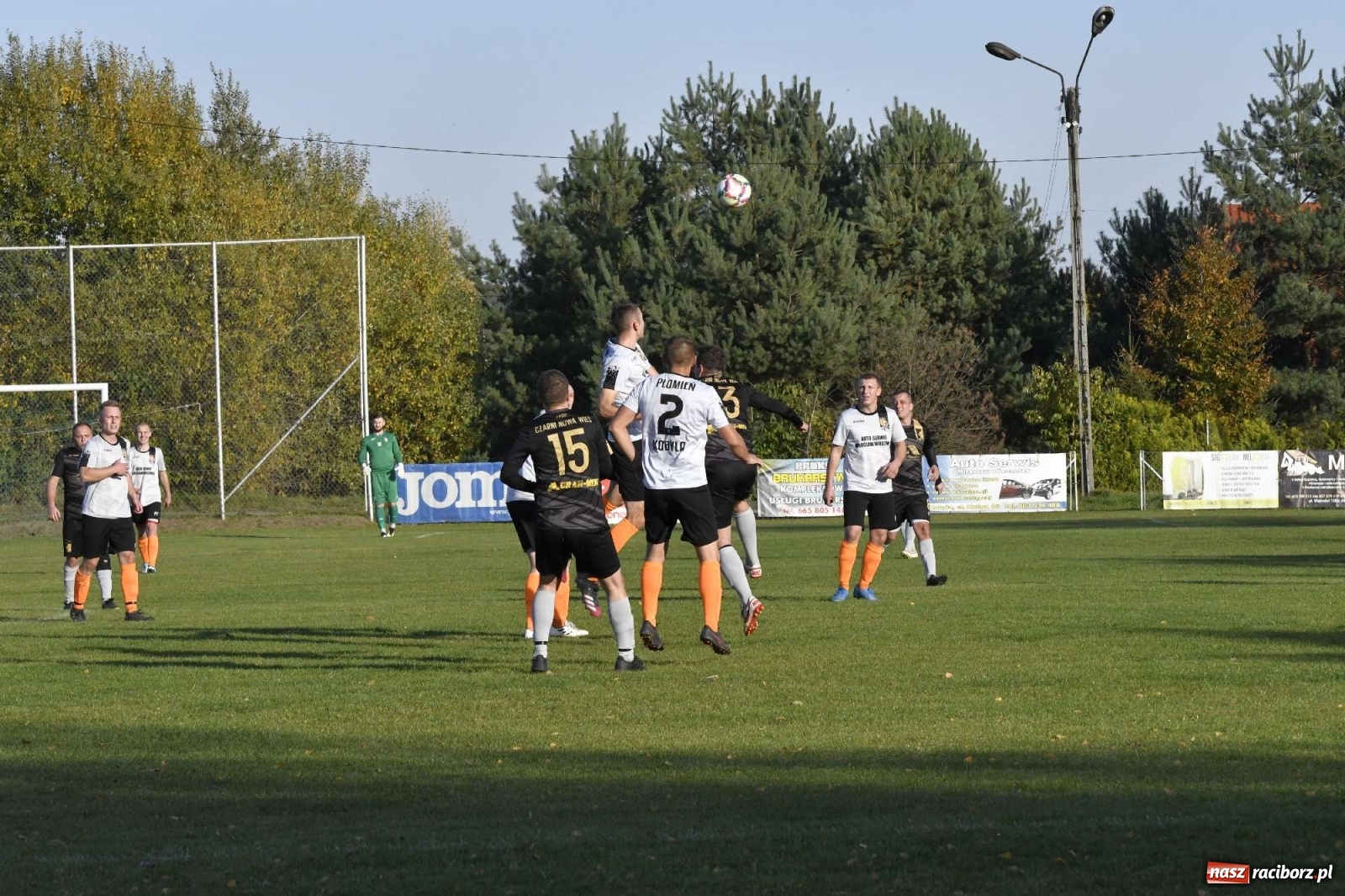 Zdjęcie w galerii na portalu naszraciborz.pl: Czarni Nowa Wieś zdmuchnęli kobylski Płomień wiadomości z regionu