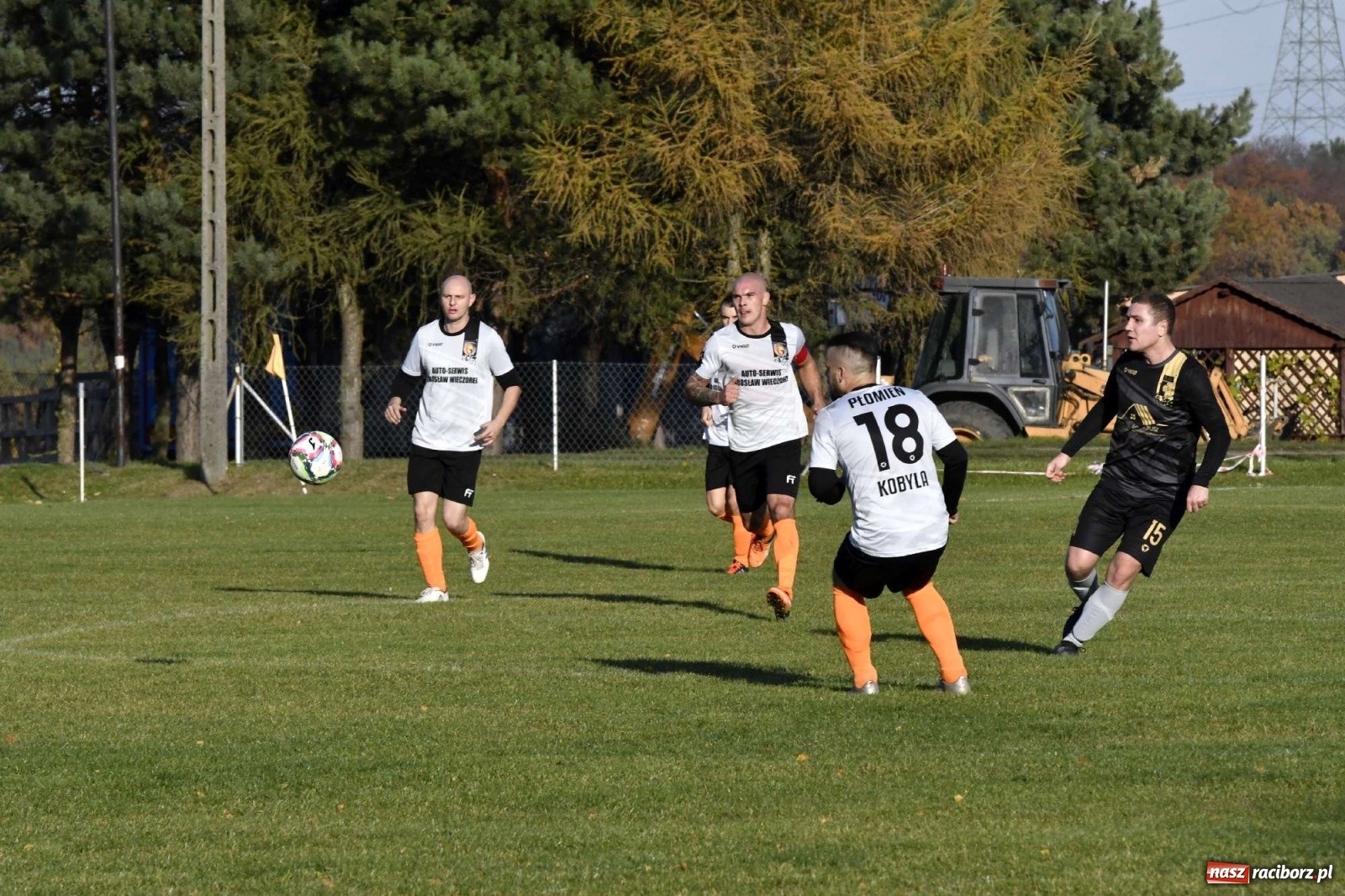 Zdjęcie w galerii na portalu naszraciborz.pl: Czarni Nowa Wieś zdmuchnęli kobylski Płomień wiadomości z regionu