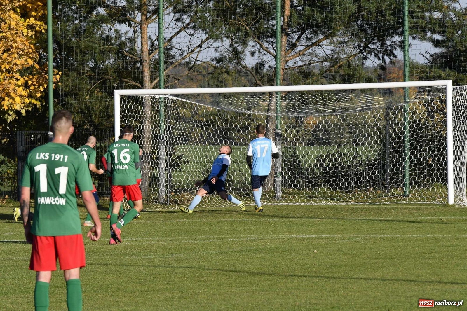 Zdjęcie w galerii na portalu naszraciborz.pl: Kornowac odprawił z kwitkiem Pawłów wiadomości z regionu