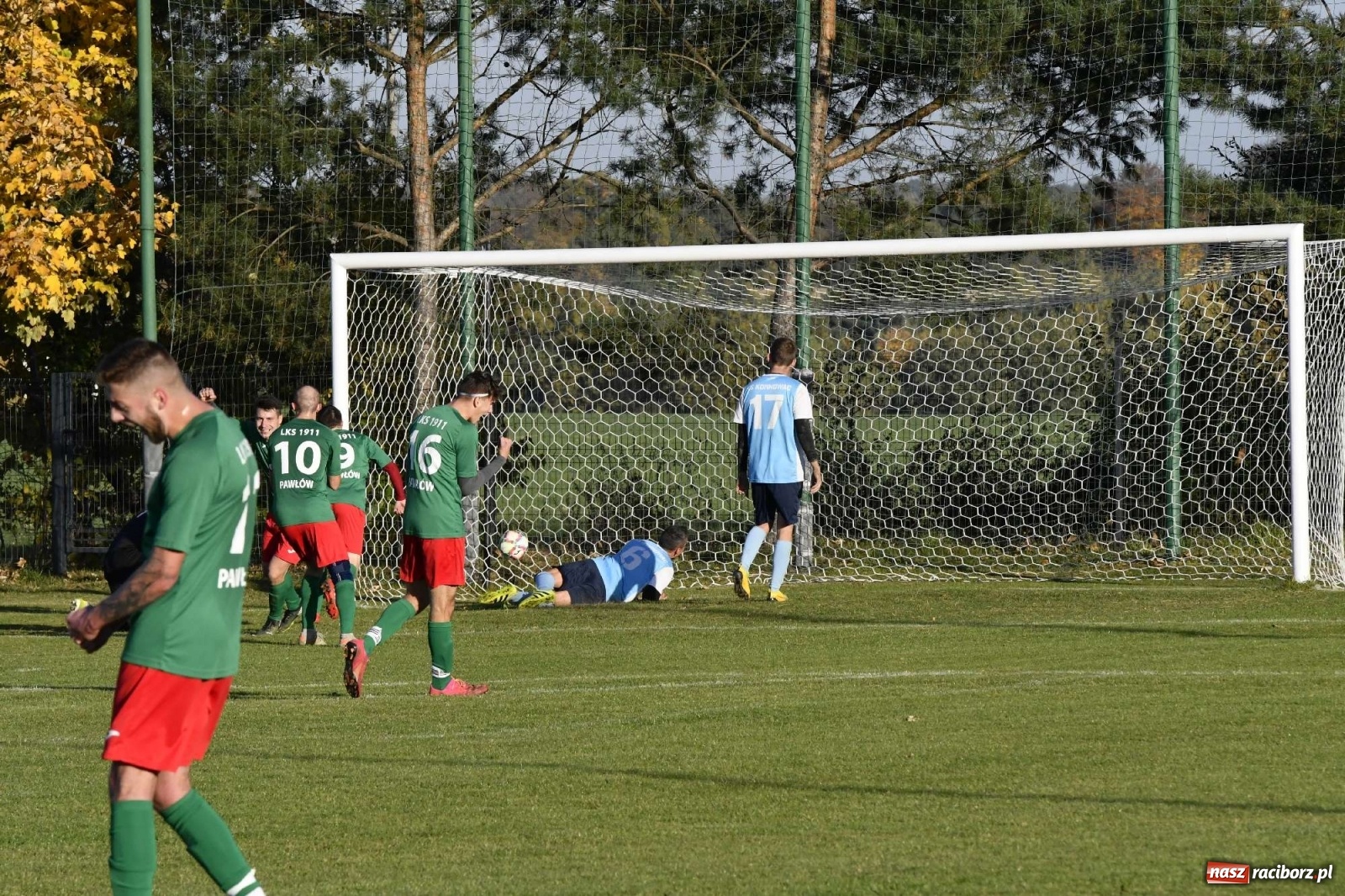 Zdjęcie w galerii na portalu naszraciborz.pl: Kornowac odprawił z kwitkiem Pawłów wiadomości z regionu