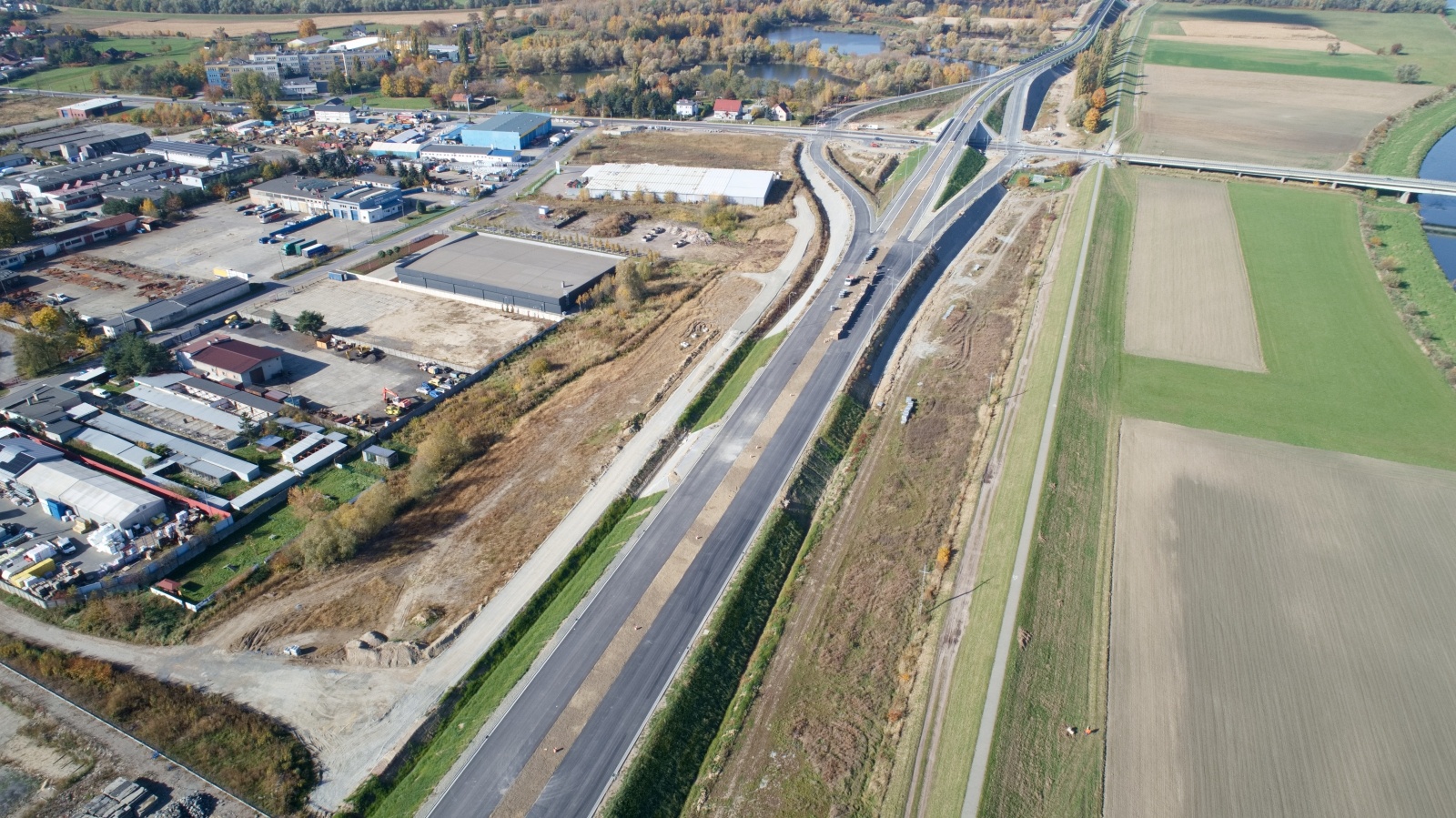 Zdjęcie w galerii na portalu naszraciborz.pl: Wschodnia obwodnica Raciborza [FOTO i WIDEO z 24.10.2021] wiadomości z regionu