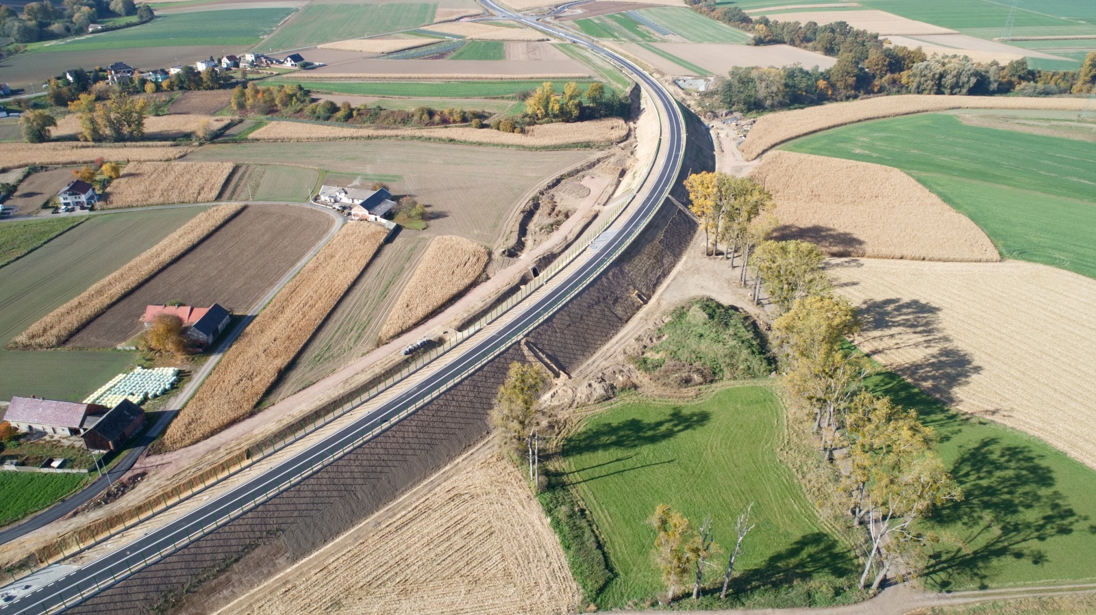 Zdjęcie w galerii na portalu naszraciborz.pl: Wschodnia obwodnica Raciborza [FOTO i WIDEO z 24.10.2021] wiadomości z regionu