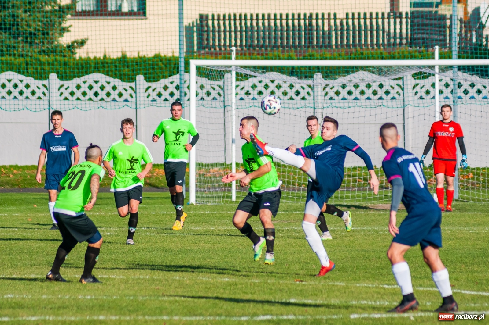 Zdjęcie w galerii na portalu naszraciborz.pl: Klasa okręgowa. LKS Tworków wiedzie prym w Gminie Krzyżanowice [FOTO] wiadomości z regionu
