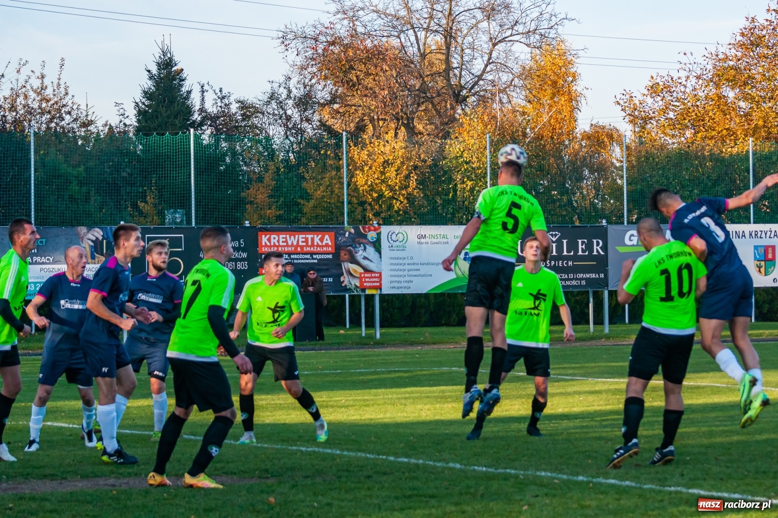 Zdjęcie w galerii na portalu naszraciborz.pl: Klasa okręgowa. LKS Tworków wiedzie prym w Gminie Krzyżanowice [FOTO] wiadomości z regionu