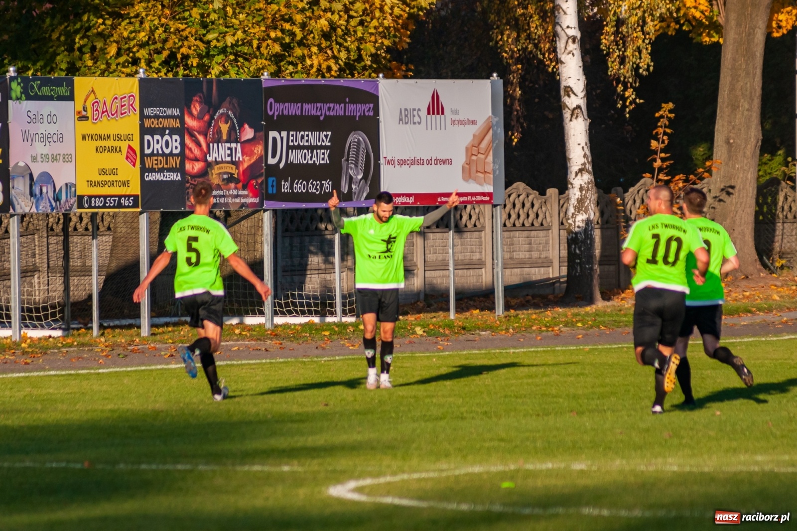 Zdjęcie w galerii na portalu naszraciborz.pl: Klasa okręgowa. LKS Tworków wiedzie prym w Gminie Krzyżanowice [FOTO] wiadomości z regionu