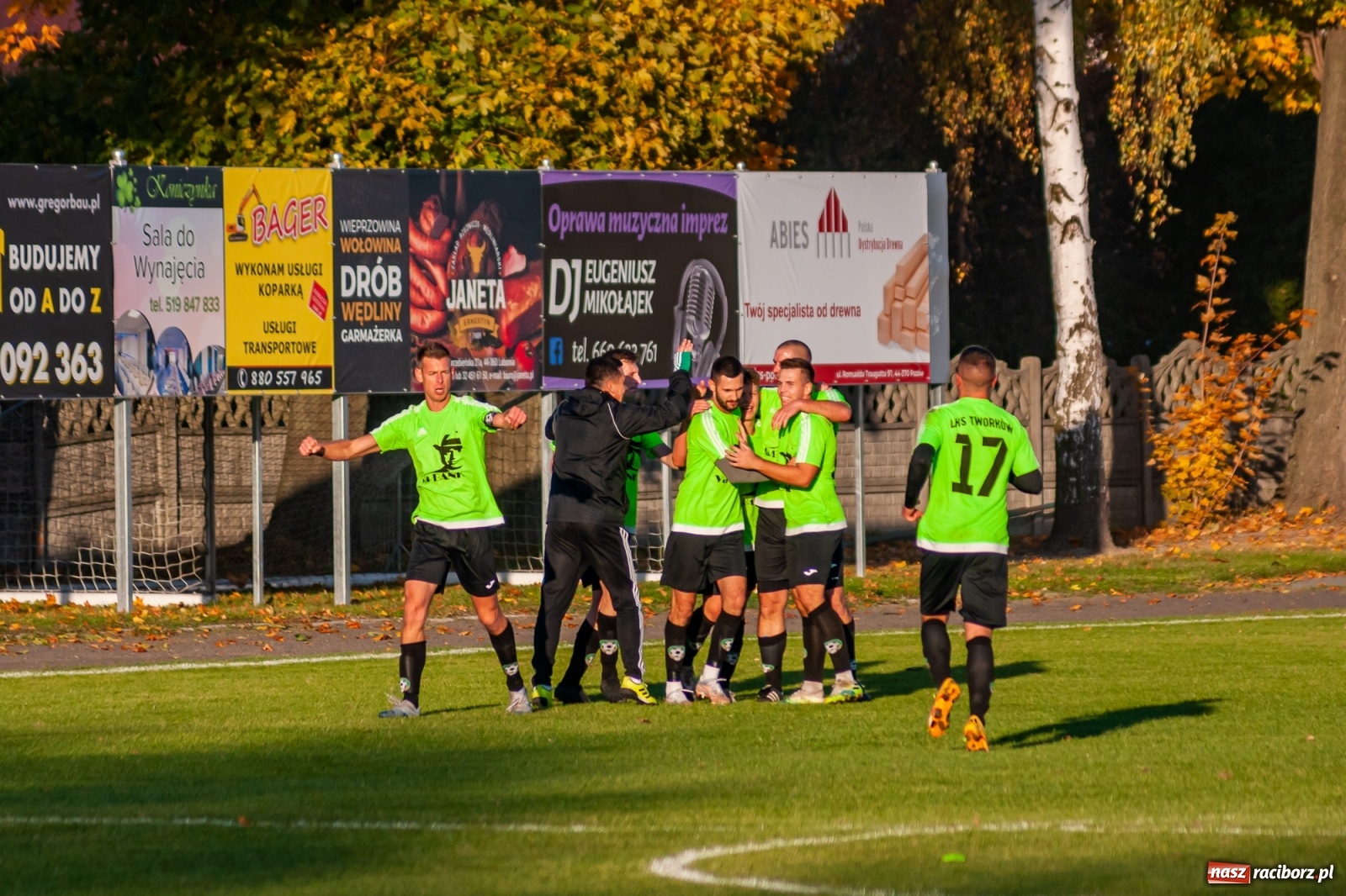 Zdjęcie w galerii na portalu naszraciborz.pl: Klasa okręgowa. LKS Tworków wiedzie prym w Gminie Krzyżanowice [FOTO] wiadomości z regionu