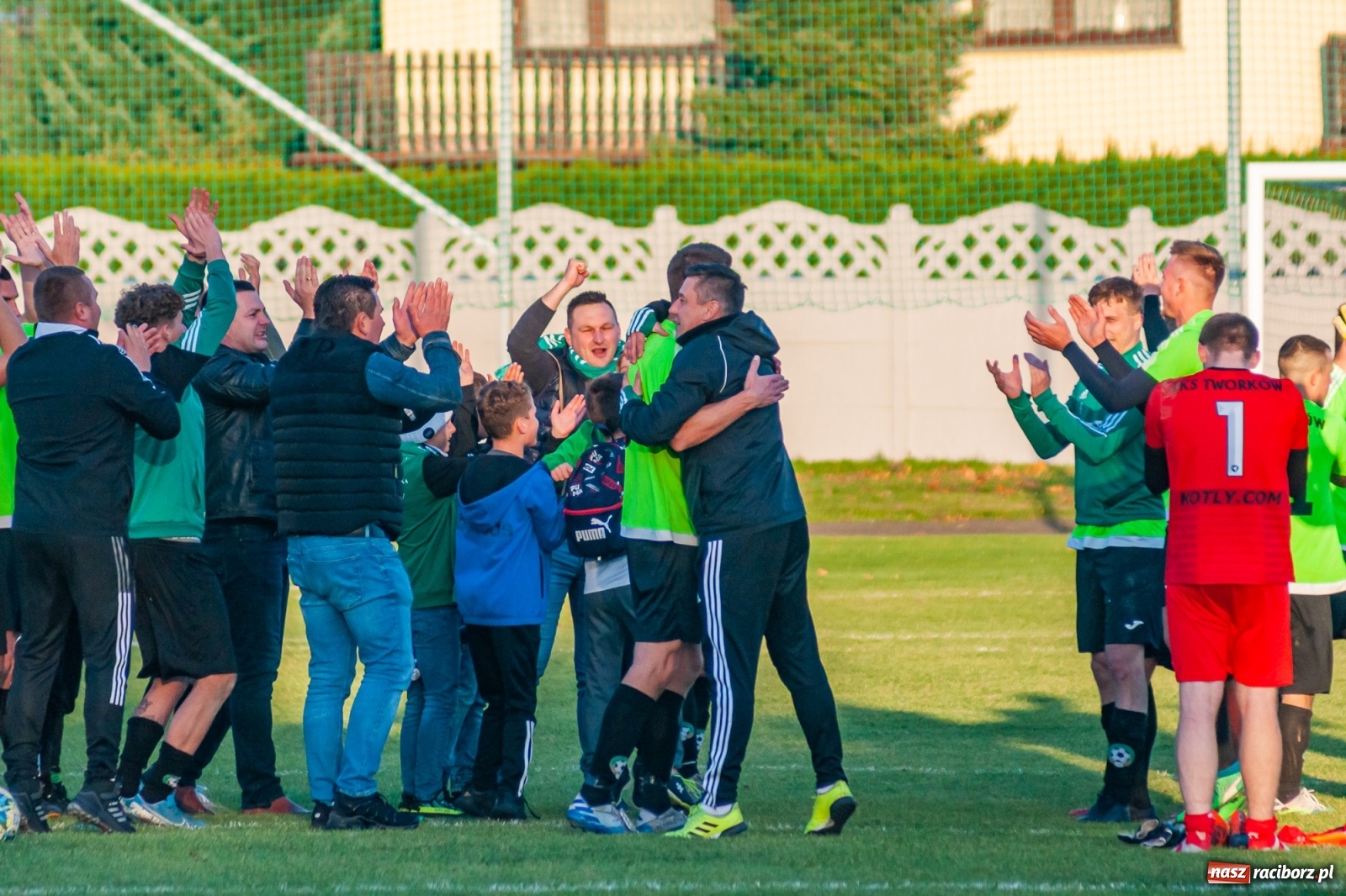 Zdjęcie w galerii na portalu naszraciborz.pl: Klasa okręgowa. LKS Tworków wiedzie prym w Gminie Krzyżanowice [FOTO] wiadomości z regionu