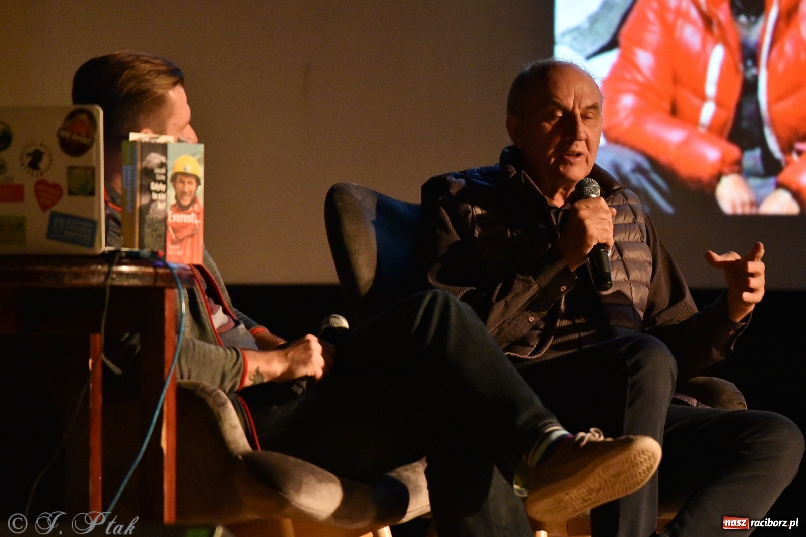 Zdjęcie w galerii na portalu naszraciborz.pl: Góry Świata Leszka Cichego na finał Wiatraków wiadomości z regionu