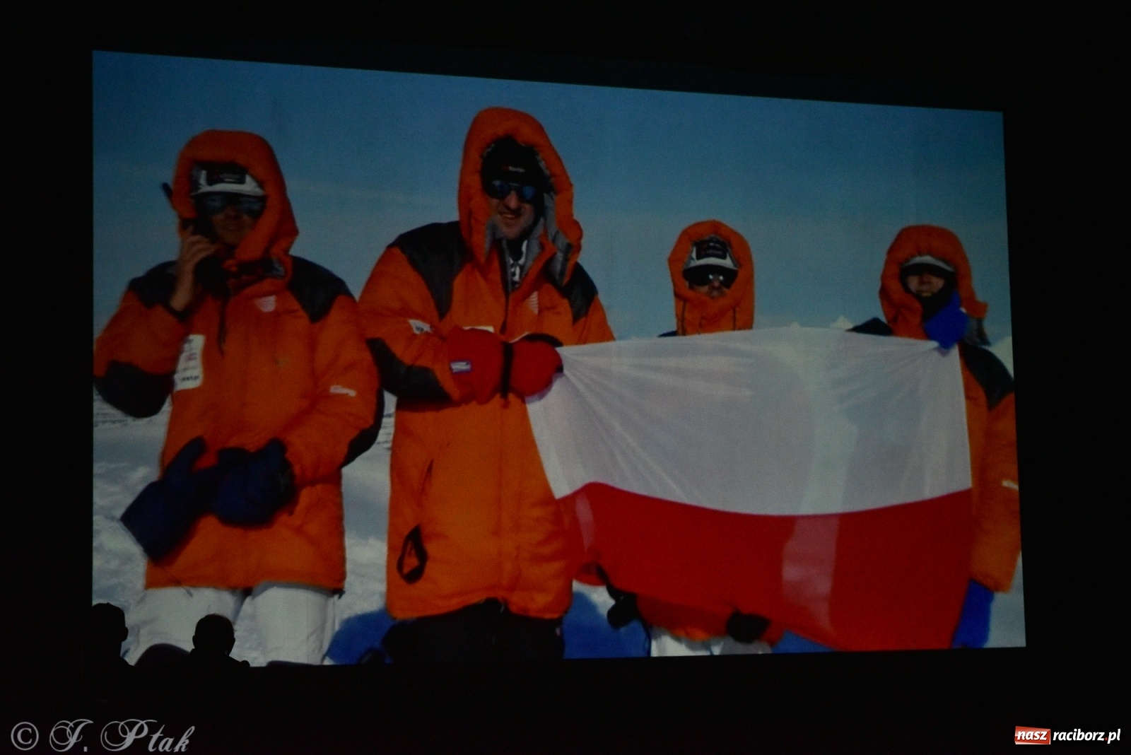 Zdjęcie w galerii na portalu naszraciborz.pl: Góry Świata Leszka Cichego na finał Wiatraków wiadomości z regionu