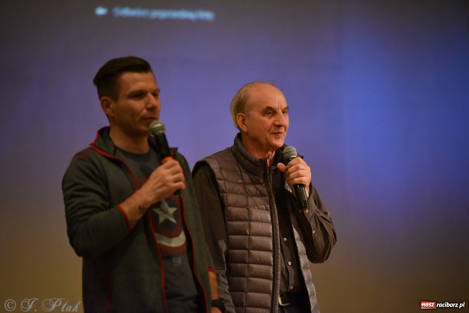 Zdjęcie w galerii na portalu naszraciborz.pl: Góry Świata Leszka Cichego na finał Wiatraków wiadomości z regionu