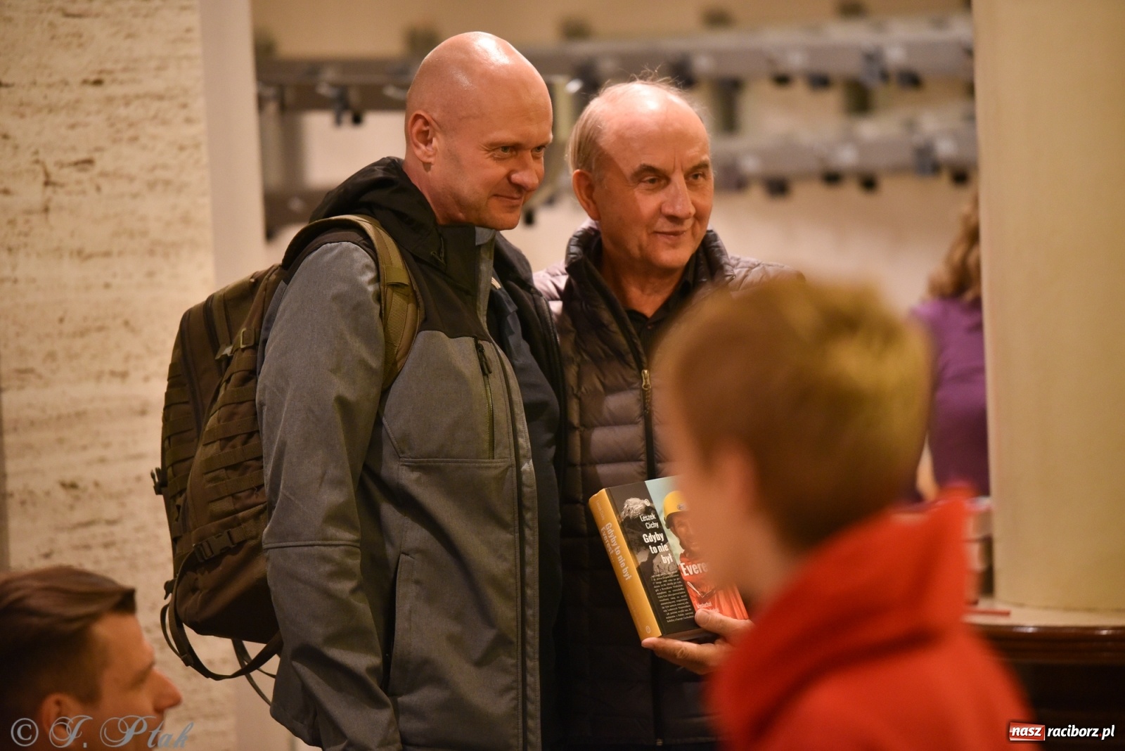 Zdjęcie w galerii na portalu naszraciborz.pl: Góry Świata Leszka Cichego na finał Wiatraków wiadomości z regionu