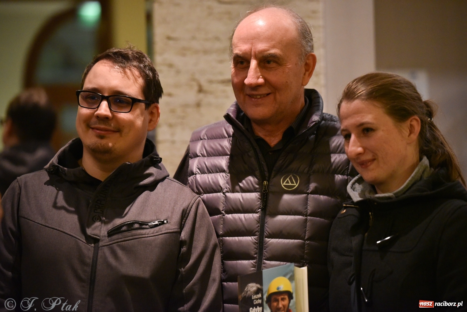 Zdjęcie w galerii na portalu naszraciborz.pl: Góry Świata Leszka Cichego na finał Wiatraków wiadomości z regionu