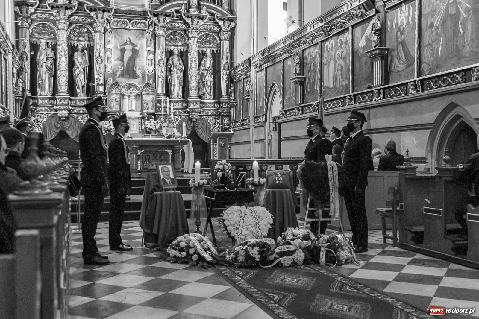 Zdjęcie w galerii na portalu naszraciborz.pl: Ostatnie pożegnanie radnego Stanisława Borowika [FOTO i WIDEO] wiadomości z regionu