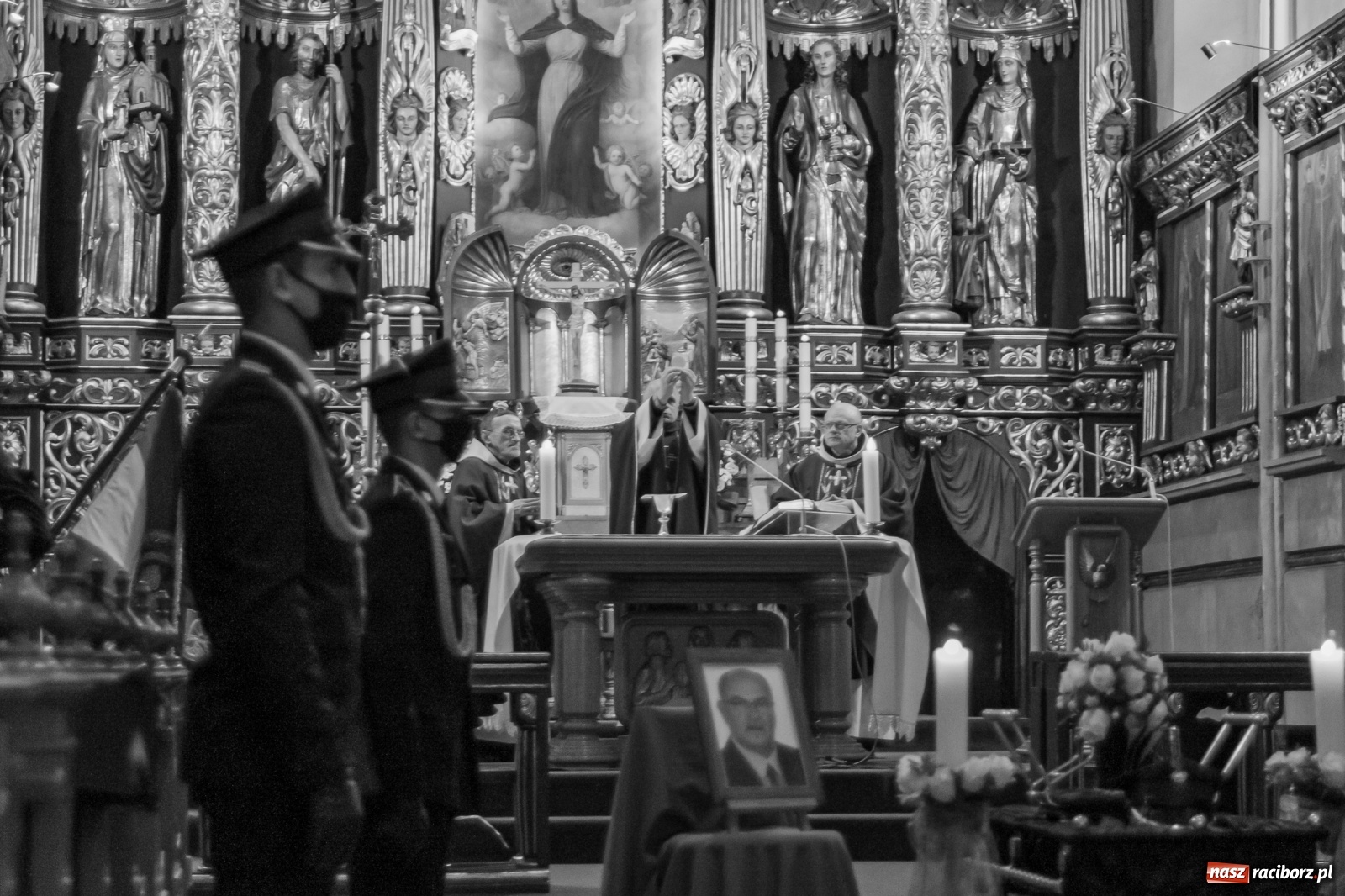 Zdjęcie w galerii na portalu naszraciborz.pl: Ostatnie pożegnanie radnego Stanisława Borowika [FOTO i WIDEO] wiadomości z regionu