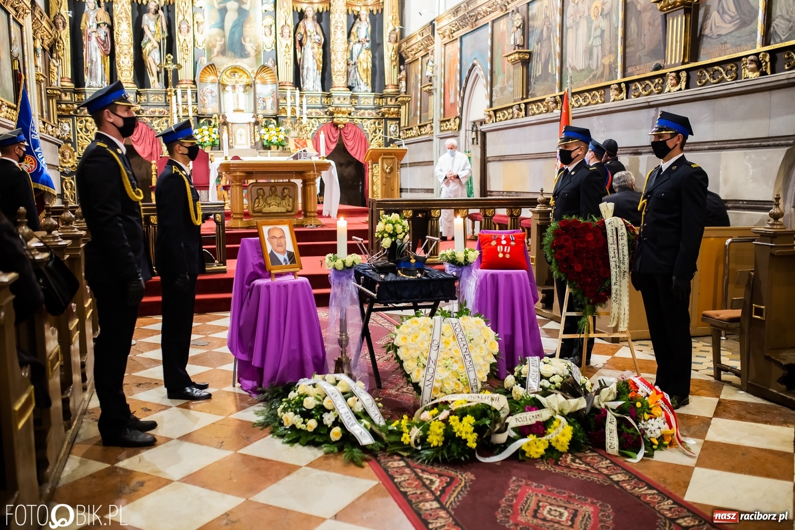 Zdjęcie w galerii na portalu naszraciborz.pl: Ostatnie pożegnanie radnego Stanisława Borowika [FOTO i WIDEO] wiadomości z regionu