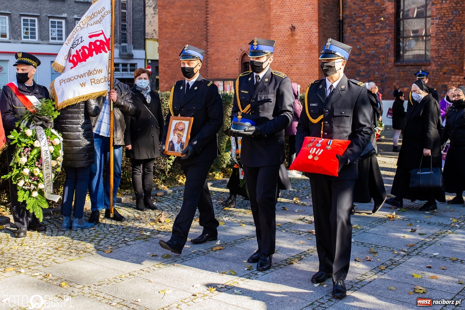 Zdjęcie w galerii na portalu naszraciborz.pl: Ostatnie pożegnanie radnego Stanisława Borowika [FOTO i WIDEO] wiadomości z regionu