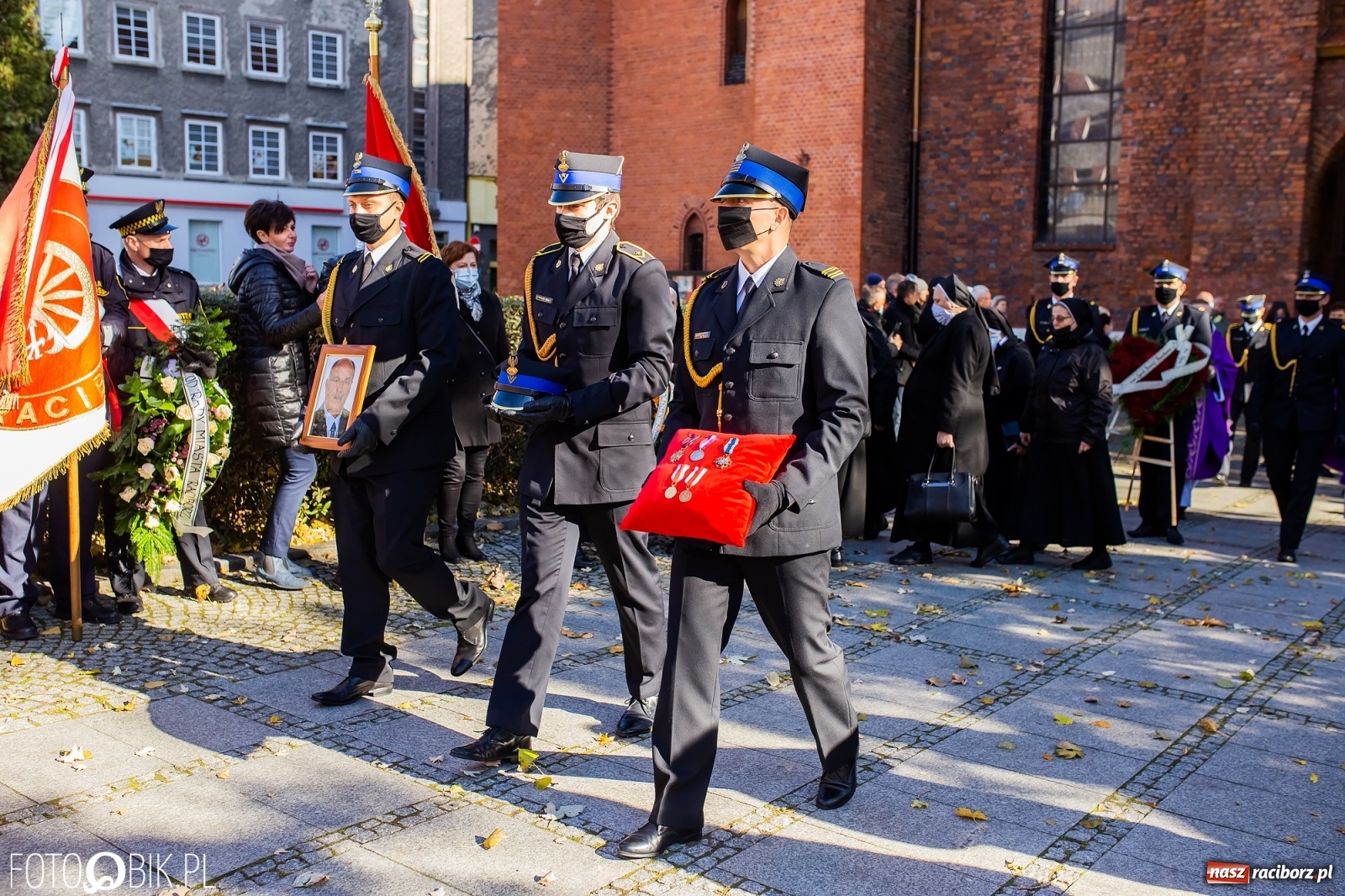 Zdjęcie w galerii na portalu naszraciborz.pl: Ostatnie pożegnanie radnego Stanisława Borowika [FOTO i WIDEO] wiadomości z regionu