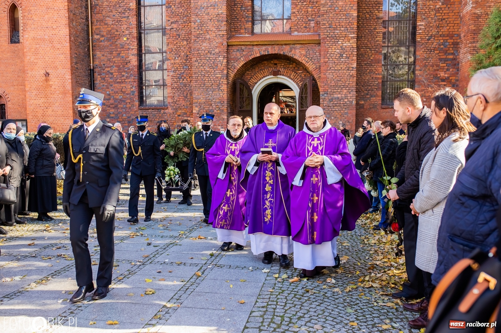 Zdjęcie w galerii na portalu naszraciborz.pl: Ostatnie pożegnanie radnego Stanisława Borowika [FOTO i WIDEO] wiadomości z regionu