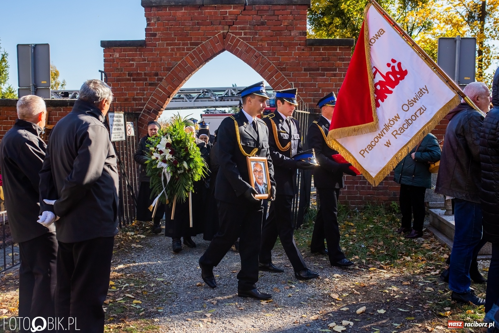 Zdjęcie w galerii na portalu naszraciborz.pl: Ostatnie pożegnanie radnego Stanisława Borowika [FOTO i WIDEO] wiadomości z regionu