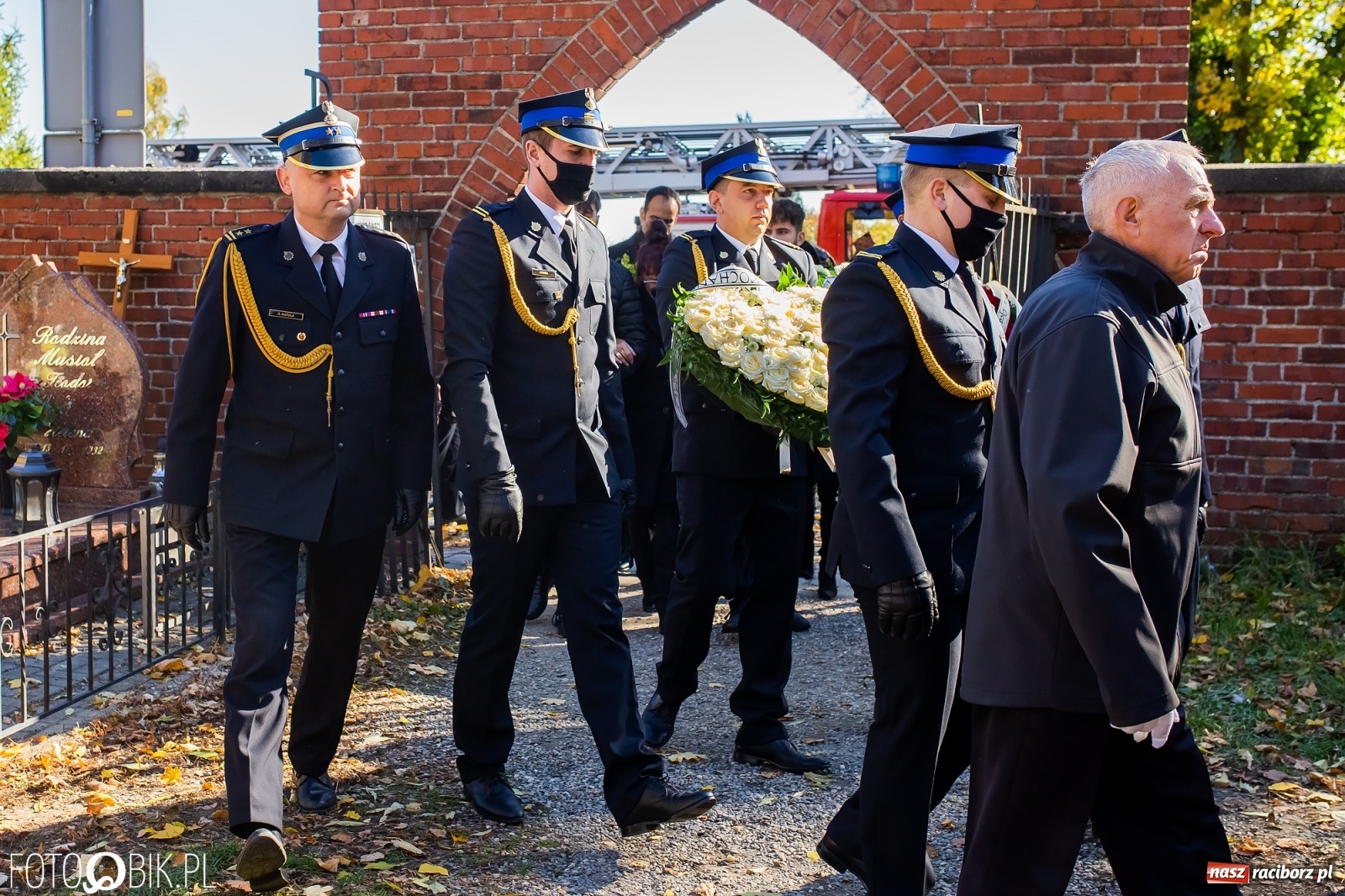 Zdjęcie w galerii na portalu naszraciborz.pl: Ostatnie pożegnanie radnego Stanisława Borowika [FOTO i WIDEO] wiadomości z regionu