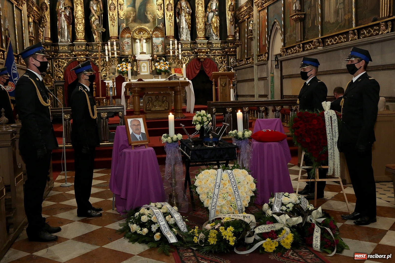 Zdjęcie w galerii na portalu naszraciborz.pl: Ostatnie pożegnanie radnego Stanisława Borowika [FOTO i WIDEO] wiadomości z regionu