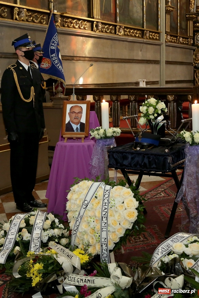 Zdjęcie w galerii na portalu naszraciborz.pl: Ostatnie pożegnanie radnego Stanisława Borowika [FOTO i WIDEO] wiadomości z regionu