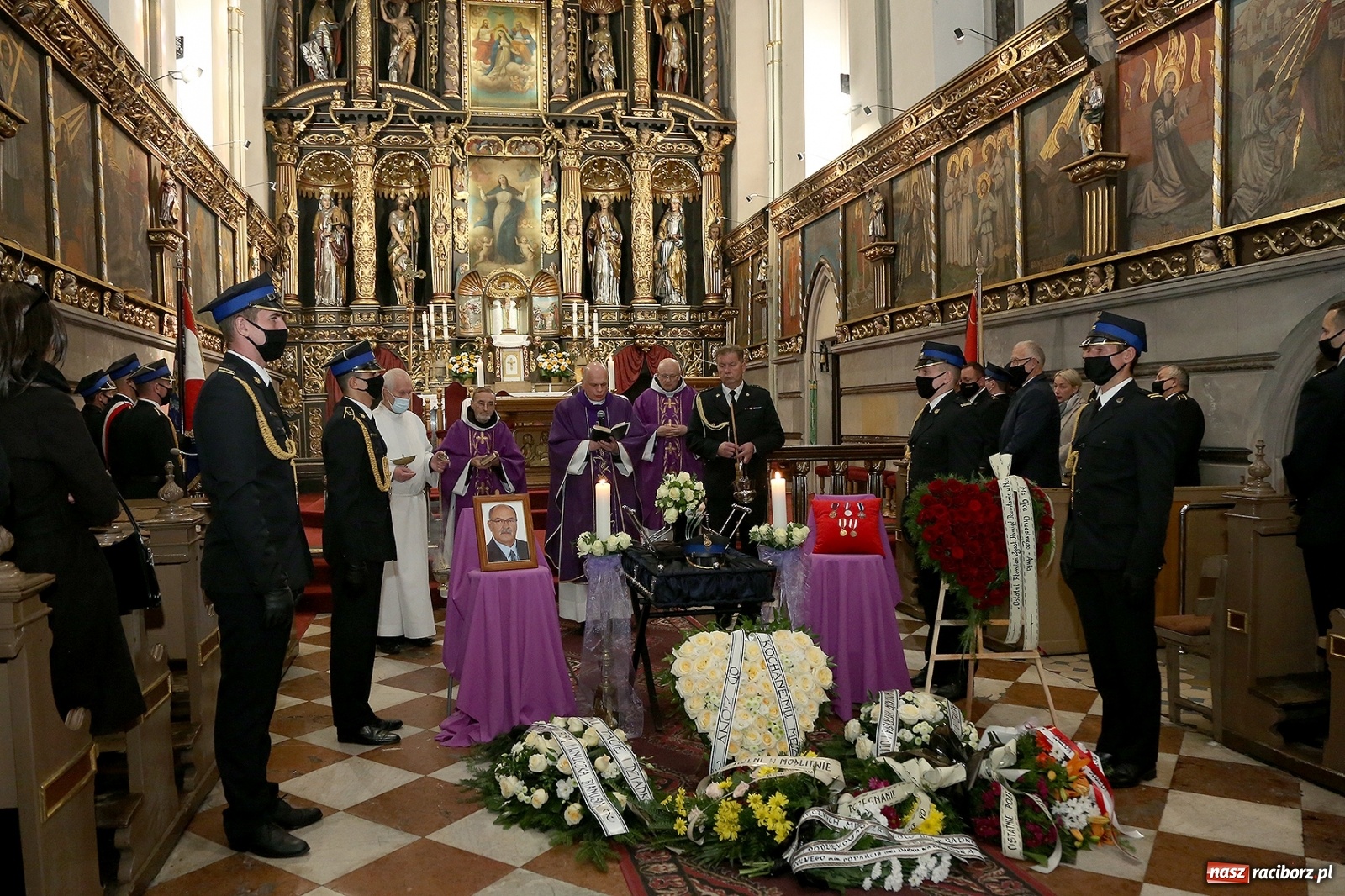 Zdjęcie w galerii na portalu naszraciborz.pl: Ostatnie pożegnanie radnego Stanisława Borowika [FOTO i WIDEO] wiadomości z regionu