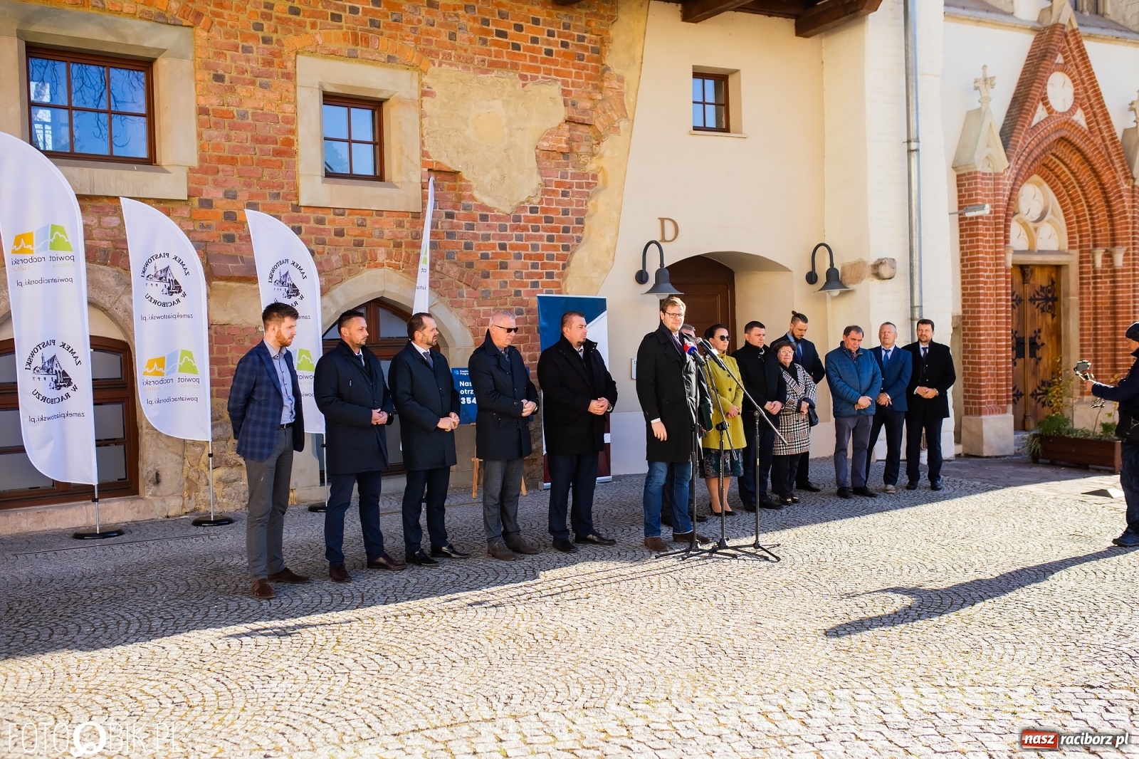 Zdjęcie w galerii na portalu naszraciborz.pl: Polski Ład. Racibórz dostał na ul. Rybnicką, powiat na zamek. Miliony dla gmin wiadomości z regionu
