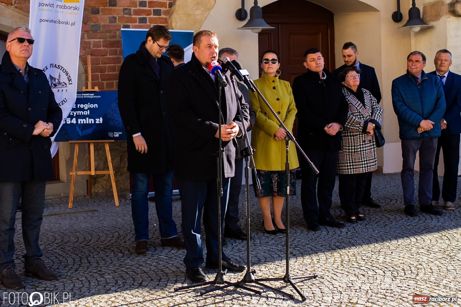 Zdjęcie w galerii na portalu naszraciborz.pl: Polski Ład. Racibórz dostał na ul. Rybnicką, powiat na zamek. Miliony dla gmin wiadomości z regionu