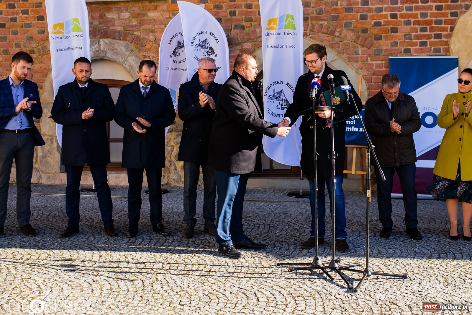 Zdjęcie w galerii na portalu naszraciborz.pl: Polski Ład. Racibórz dostał na ul. Rybnicką, powiat na zamek. Miliony dla gmin wiadomości z regionu