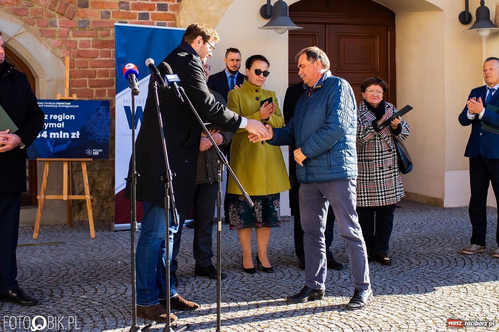 Zdjęcie w galerii na portalu naszraciborz.pl: Polski Ład. Racibórz dostał na ul. Rybnicką, powiat na zamek. Miliony dla gmin wiadomości z regionu