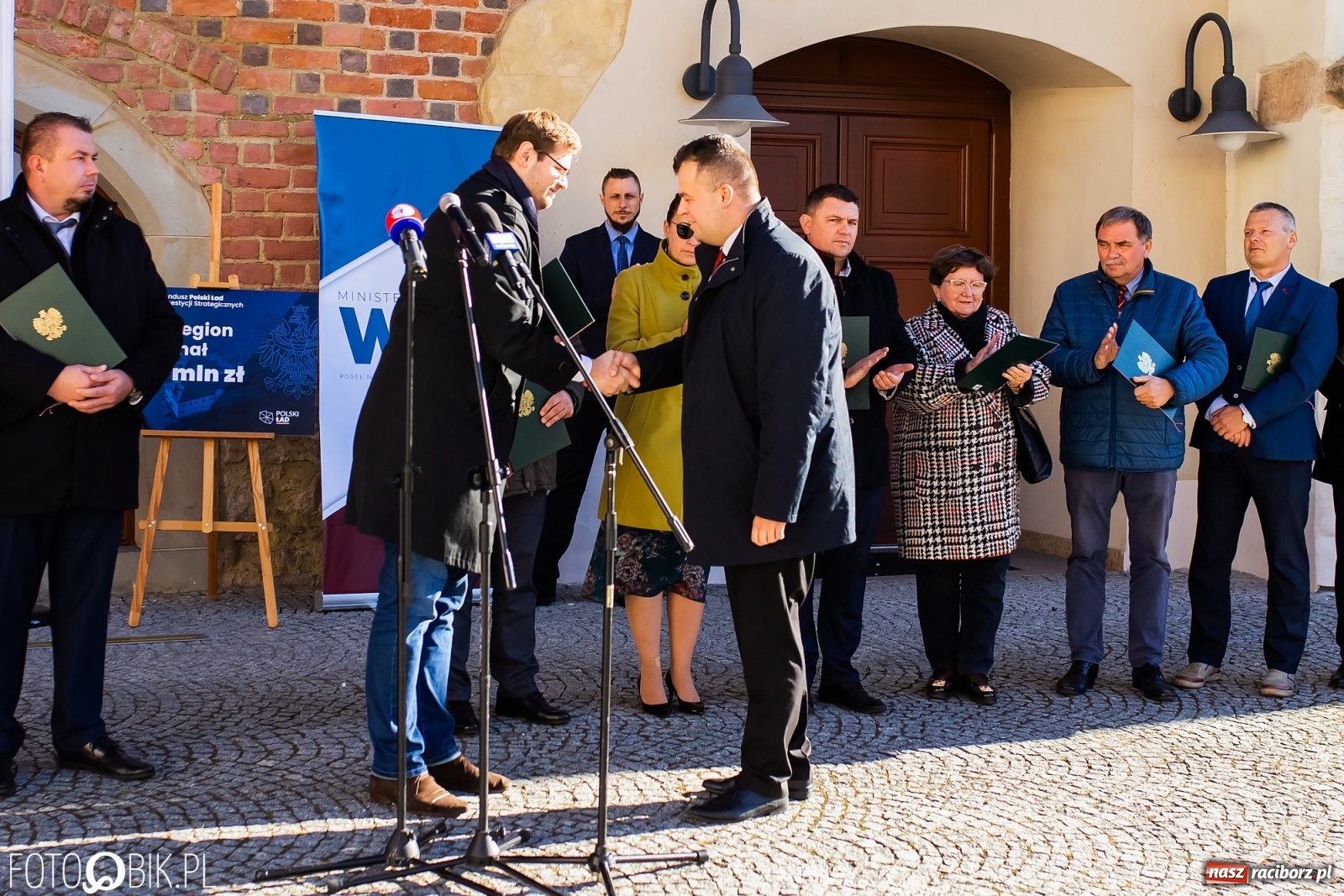 Zdjęcie w galerii na portalu naszraciborz.pl: Polski Ład. Racibórz dostał na ul. Rybnicką, powiat na zamek. Miliony dla gmin wiadomości z regionu