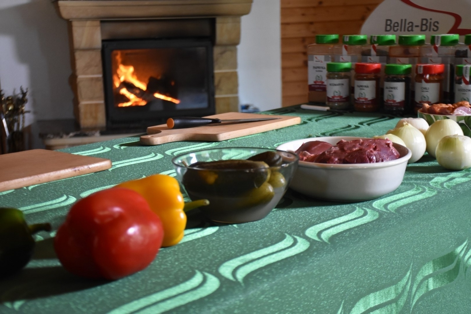 Zdjęcie w galerii na portalu naszraciborz.pl: Dziczyzna z Remigiuszem Rączką w bieńkowickiej leśniczówce wiadomości z regionu