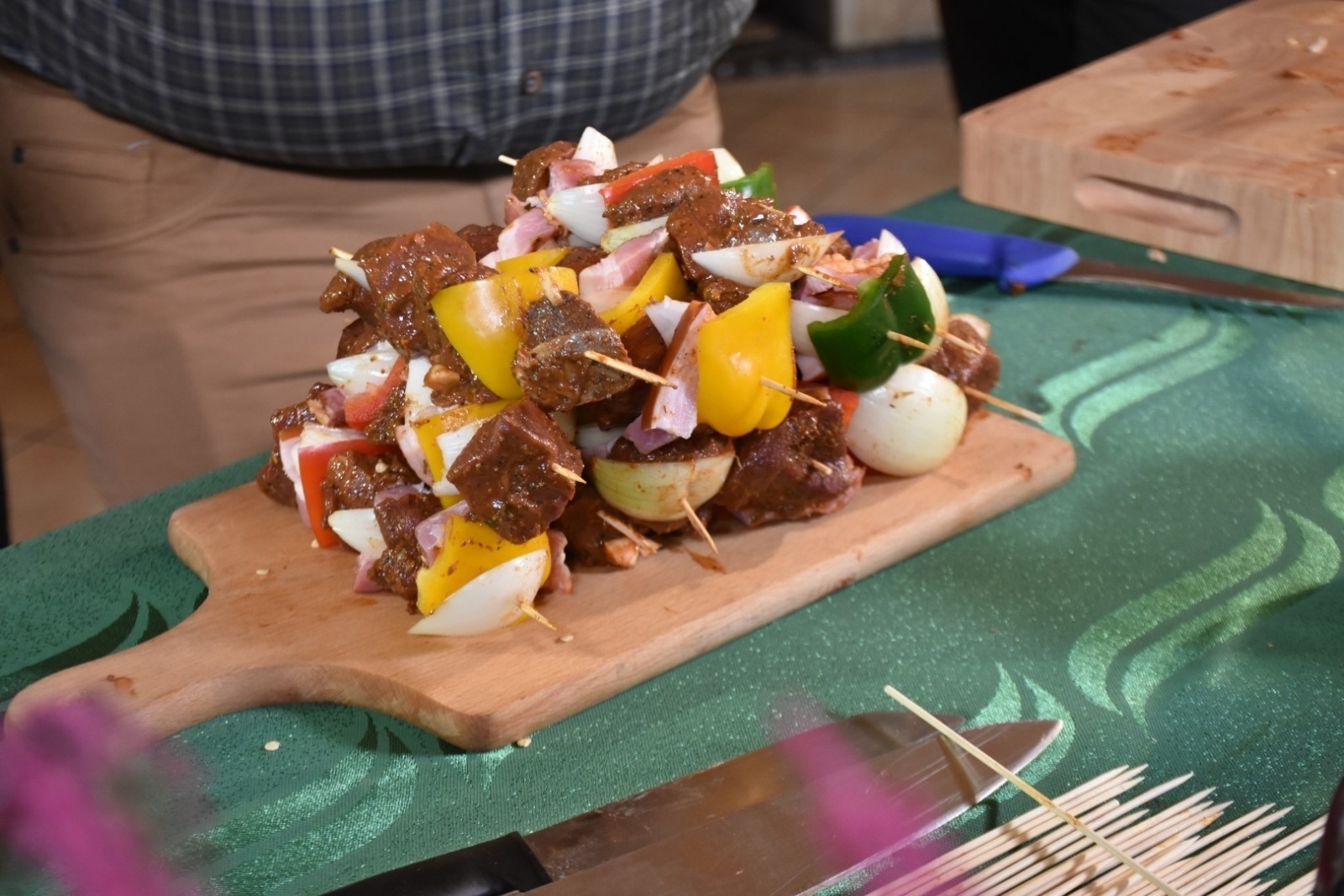 Zdjęcie w galerii na portalu naszraciborz.pl: Dziczyzna z Remigiuszem Rączką w bieńkowickiej leśniczówce wiadomości z regionu