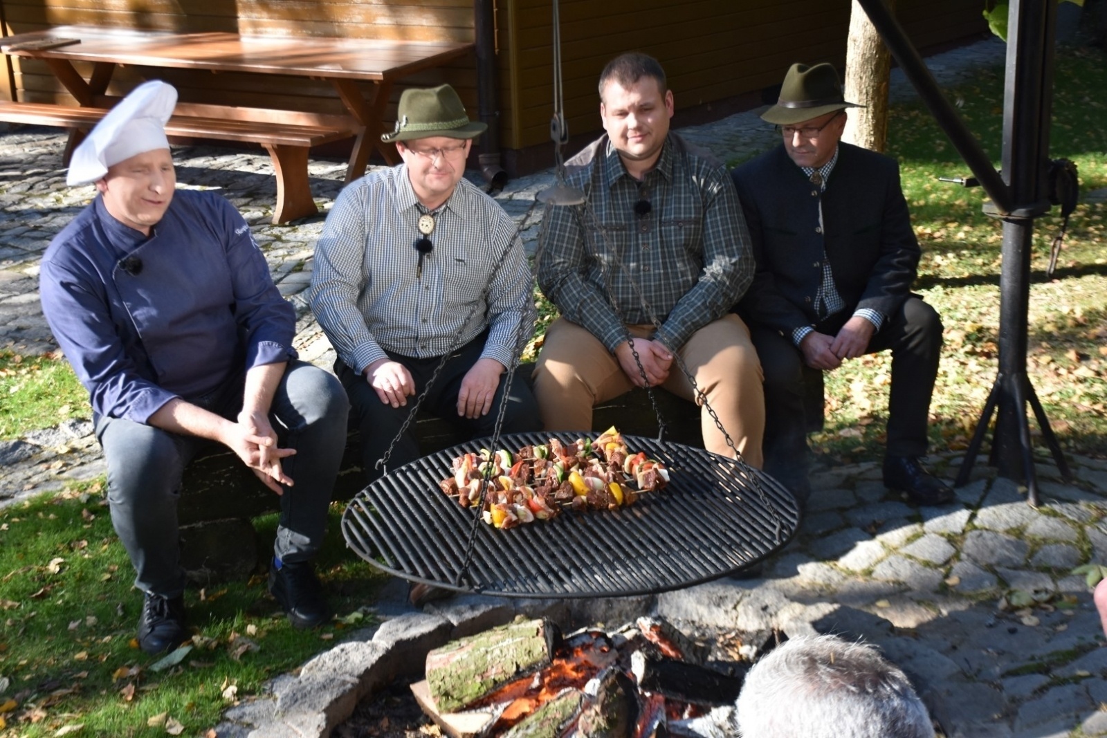 Zdjęcie w galerii na portalu naszraciborz.pl: Dziczyzna z Remigiuszem Rączką w bieńkowickiej leśniczówce wiadomości z regionu