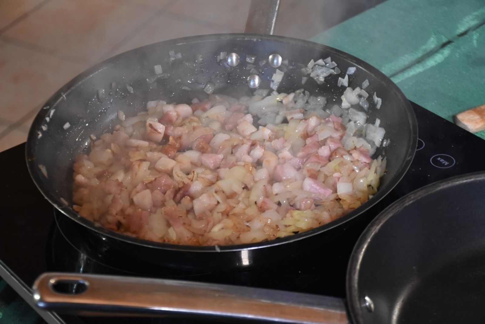 Zdjęcie w galerii na portalu naszraciborz.pl: Dziczyzna z Remigiuszem Rączką w bieńkowickiej leśniczówce wiadomości z regionu