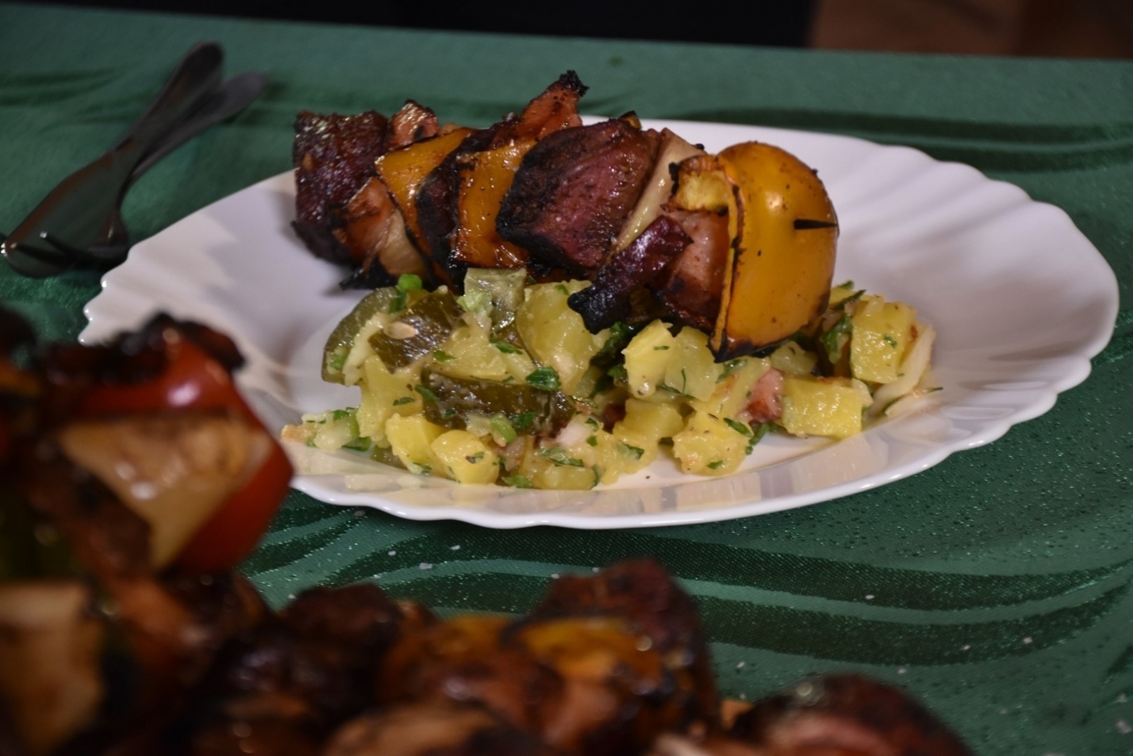 Zdjęcie w galerii na portalu naszraciborz.pl: Dziczyzna z Remigiuszem Rączką w bieńkowickiej leśniczówce wiadomości z regionu