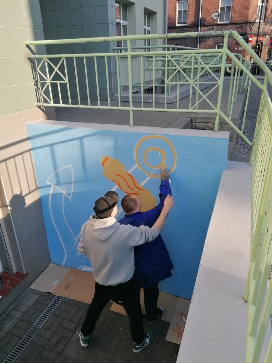 Zdjęcie w galerii na portalu naszraciborz.pl: Sztuka graffiti w Warsztacie Terapii Zajęciowej w Raciborzu wiadomości z regionu