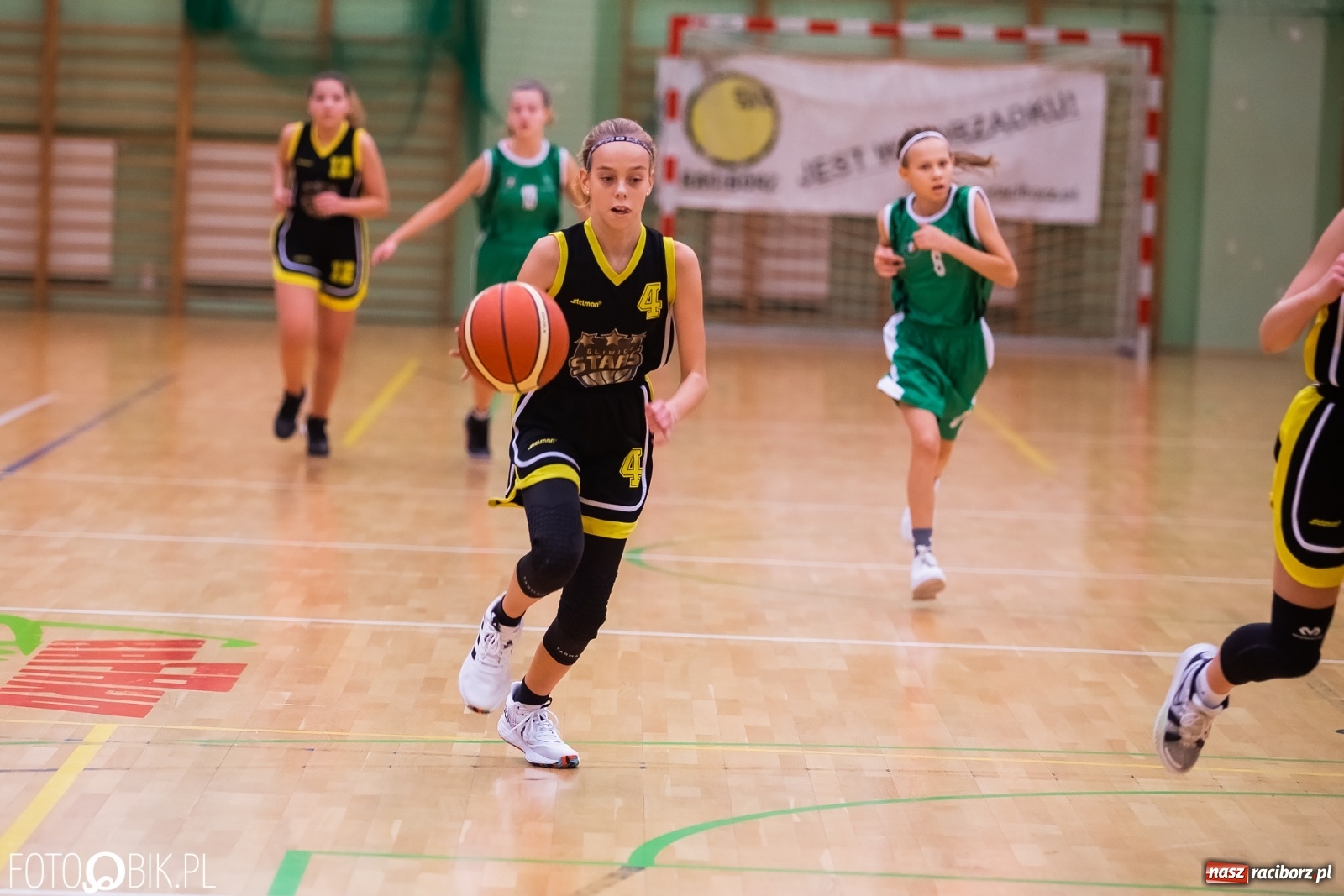 Zdjęcie w galerii na portalu naszraciborz.pl: Koszykówka. Gwiazdy z Gliwic lepsze od RKK AZS [FOTO] wiadomości z regionu