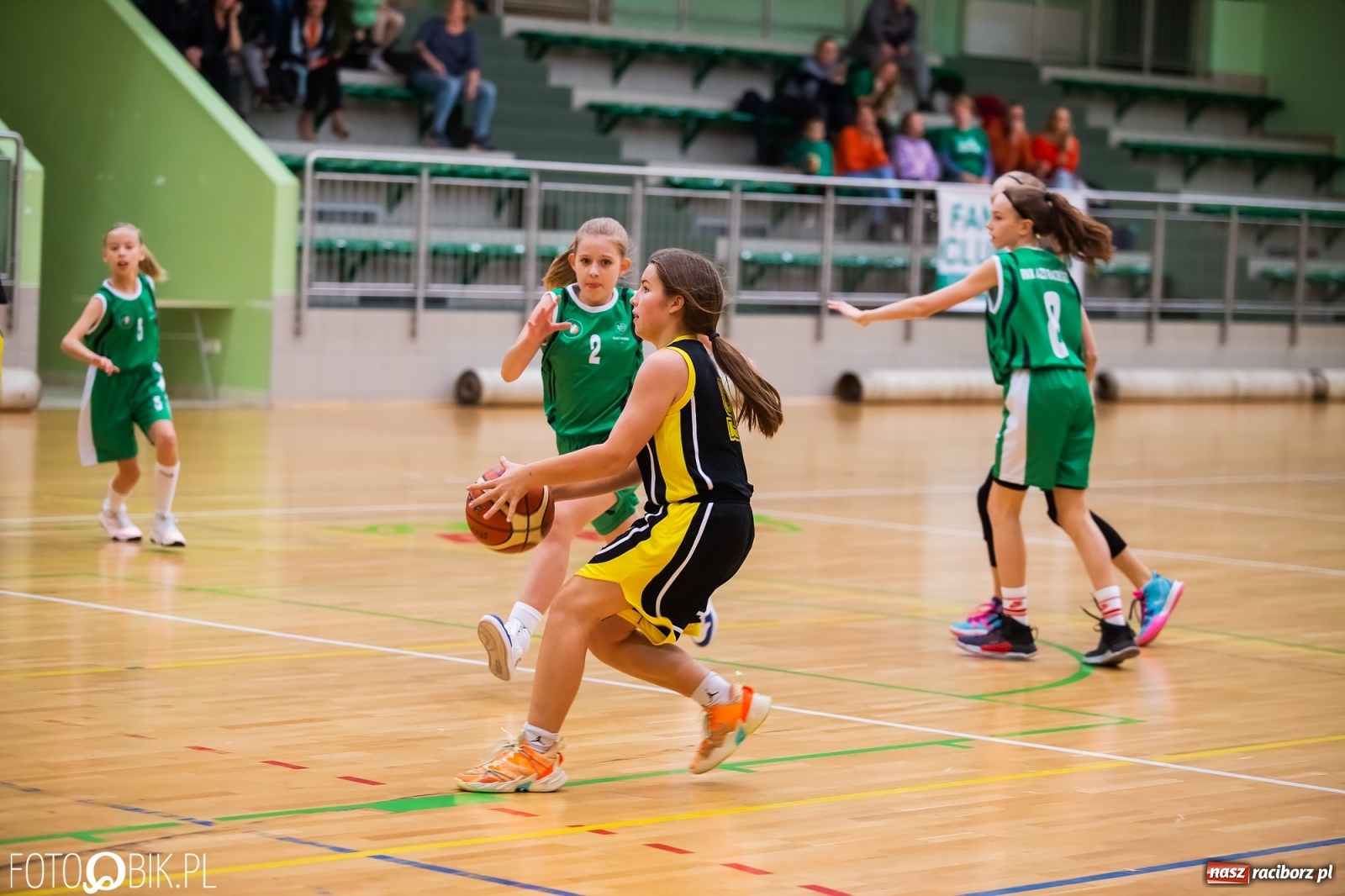 Zdjęcie w galerii na portalu naszraciborz.pl: Koszykówka. Gwiazdy z Gliwic lepsze od RKK AZS [FOTO] wiadomości z regionu