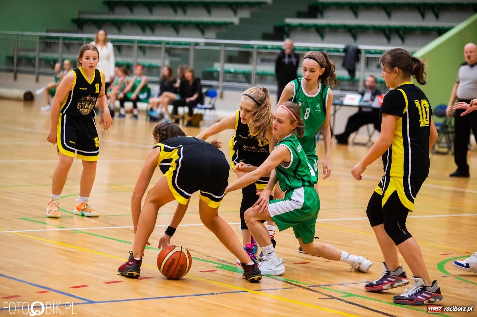 Zdjęcie w galerii na portalu naszraciborz.pl: Koszykówka. Gwiazdy z Gliwic lepsze od RKK AZS [FOTO] wiadomości z regionu