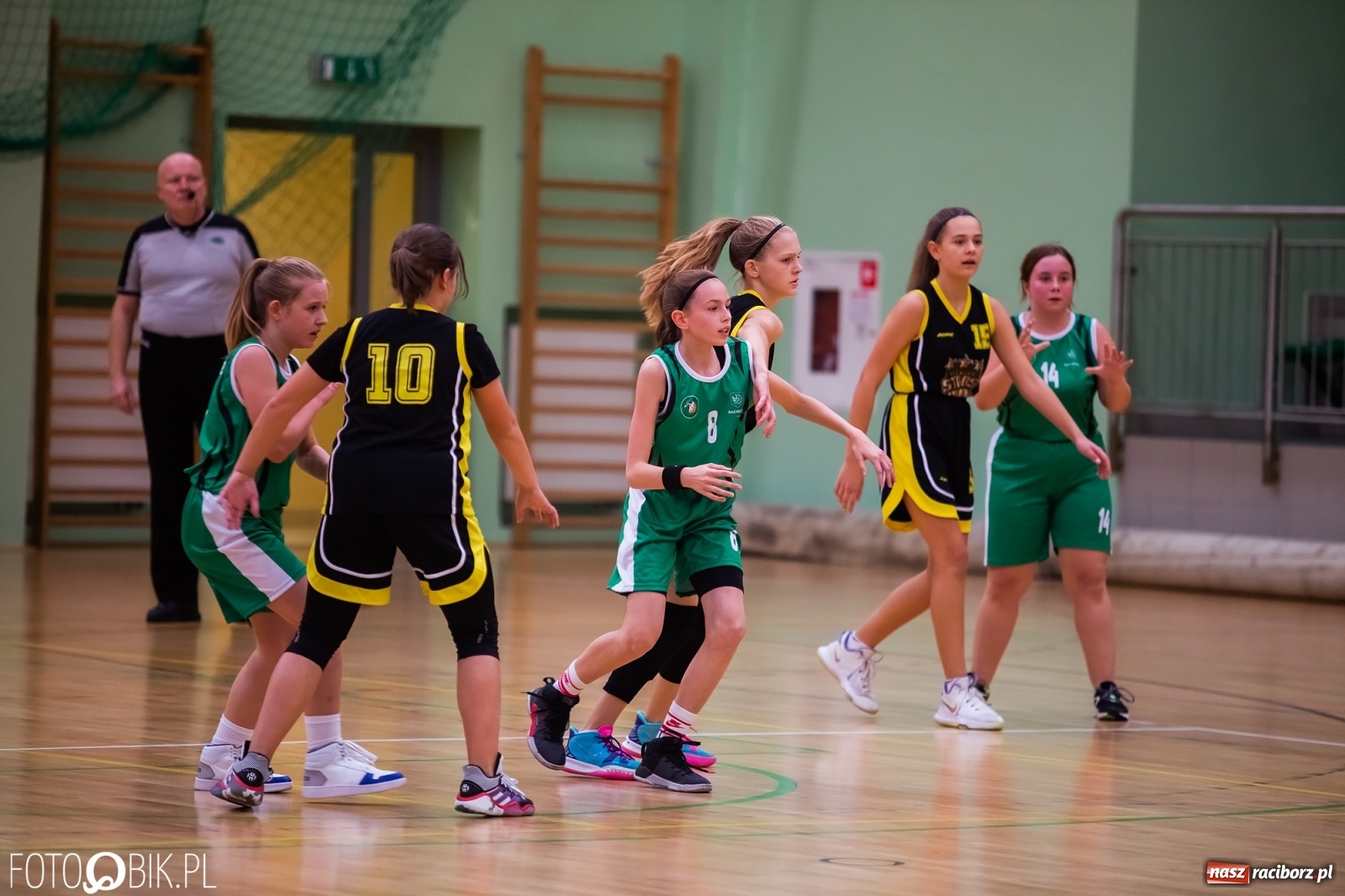 Zdjęcie w galerii na portalu naszraciborz.pl: Koszykówka. Gwiazdy z Gliwic lepsze od RKK AZS [FOTO] wiadomości z regionu