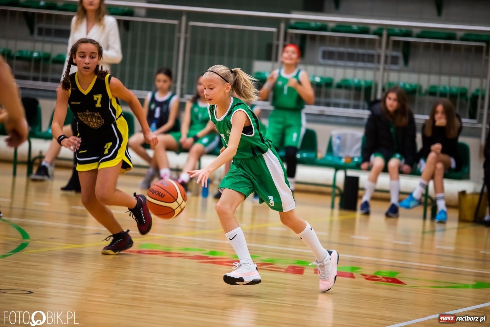Zdjęcie w galerii na portalu naszraciborz.pl: Koszykówka. Gwiazdy z Gliwic lepsze od RKK AZS [FOTO] wiadomości z regionu