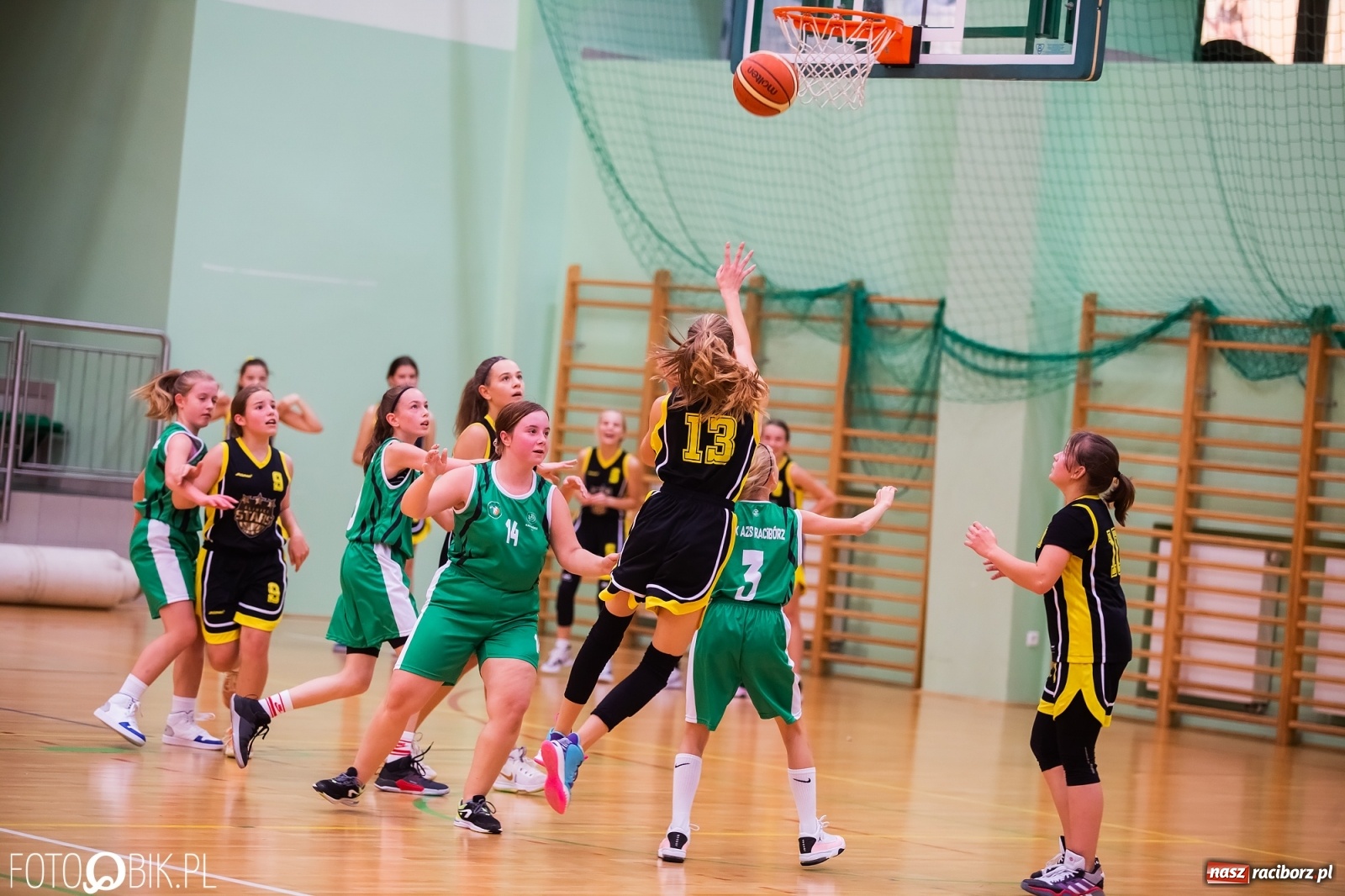 Zdjęcie w galerii na portalu naszraciborz.pl: Koszykówka. Gwiazdy z Gliwic lepsze od RKK AZS [FOTO] wiadomości z regionu