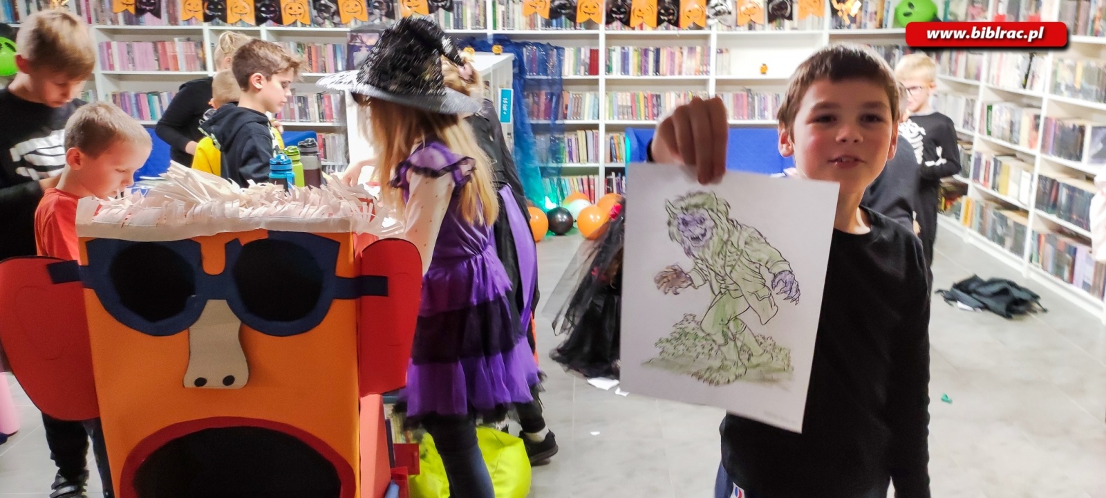 Zdjęcie w galerii na portalu naszraciborz.pl: Strasznie fajna noc w bibliotece w Brzeziu wiadomości z regionu