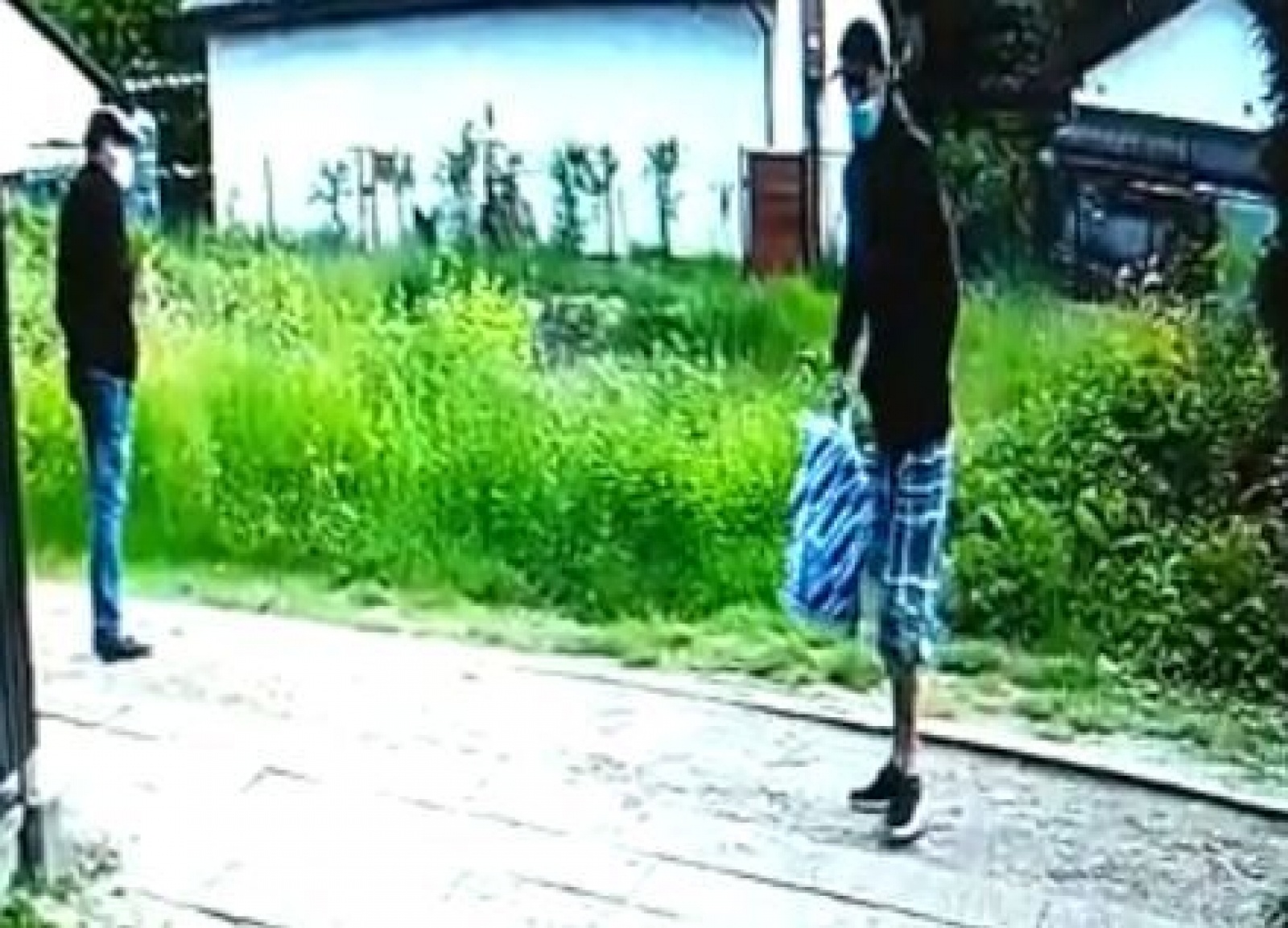 Zdjęcie w galerii na portalu naszraciborz.pl: Rozpoznajesz tych mężczyzn? Powiadom policję! wiadomości z regionu