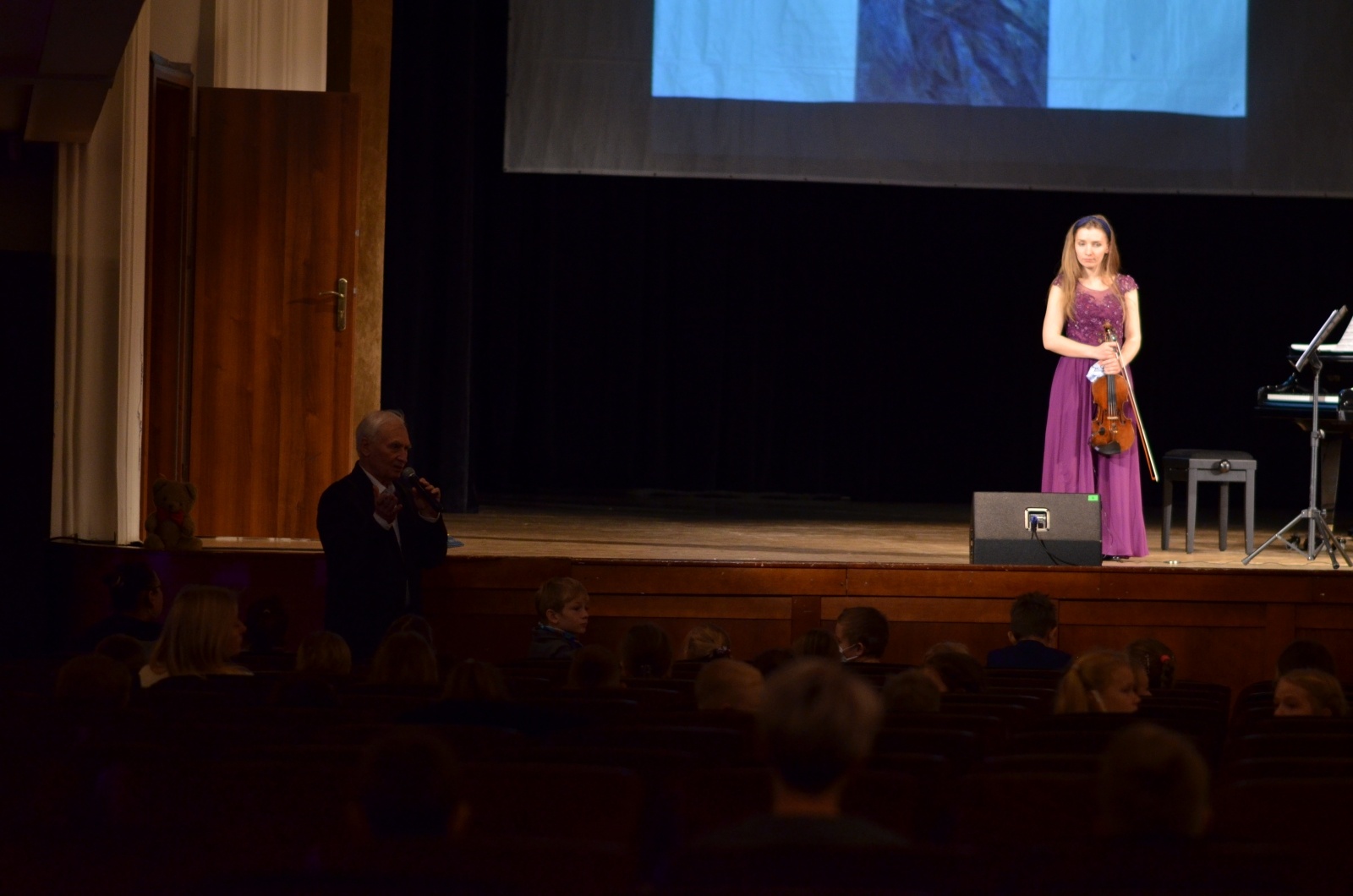 Zdjęcie w galerii na portalu naszraciborz.pl: Skrzypce bohaterem koncertu umuzykalniającego w RCK [FOTO] wiadomości z regionu