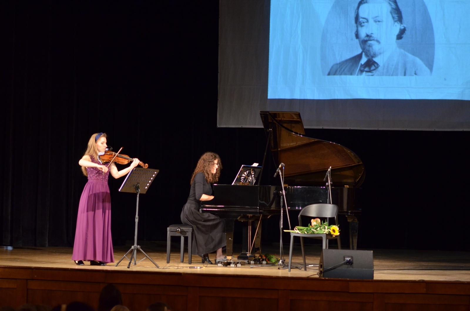 Zdjęcie w galerii na portalu naszraciborz.pl: Skrzypce bohaterem koncertu umuzykalniającego w RCK [FOTO] wiadomości z regionu