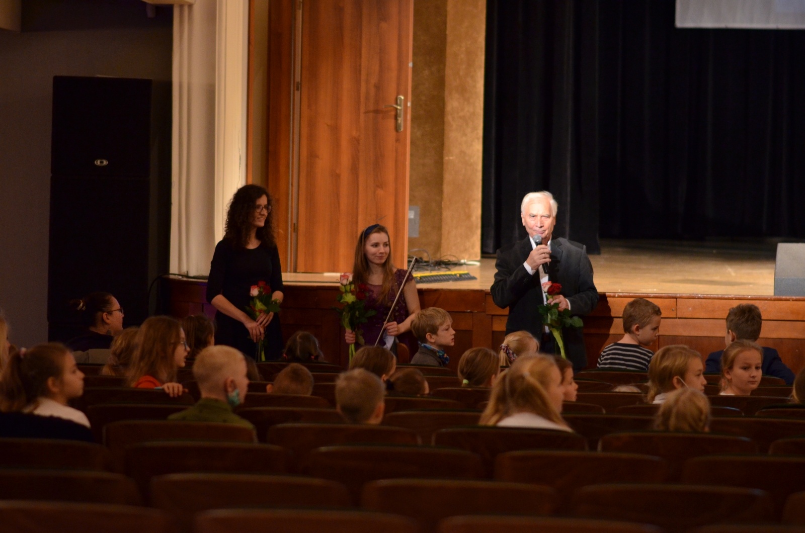 Zdjęcie w galerii na portalu naszraciborz.pl: Skrzypce bohaterem koncertu umuzykalniającego w RCK [FOTO] wiadomości z regionu